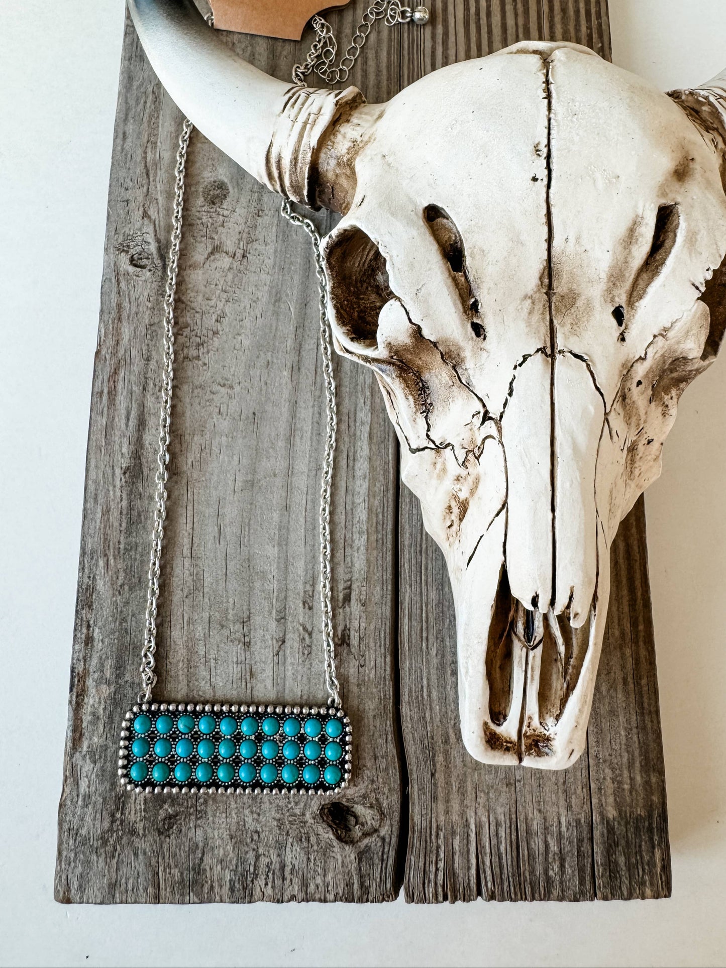 BAR NECKLACE