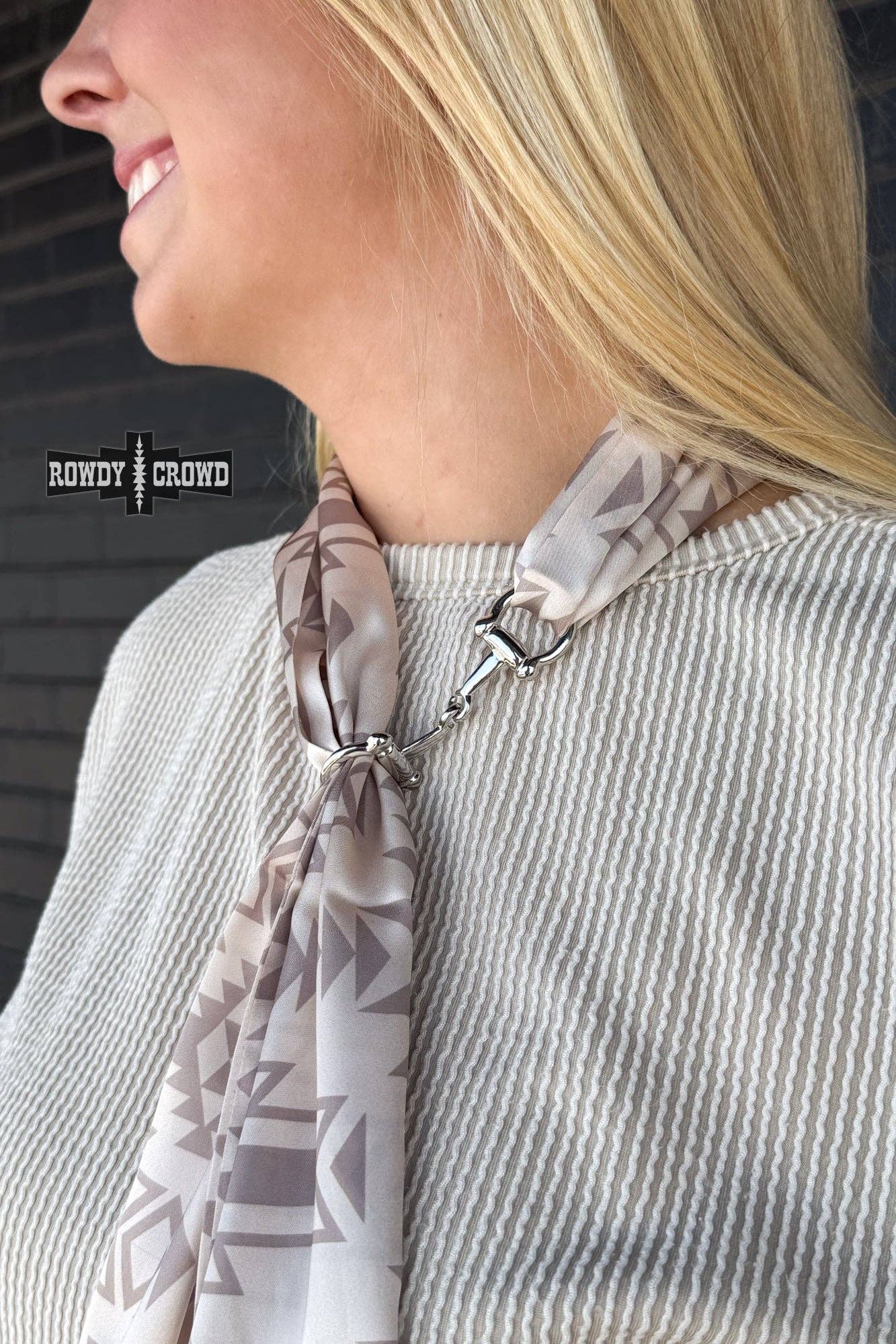 SNAZZY SNAFFLE SCARF SLIDE