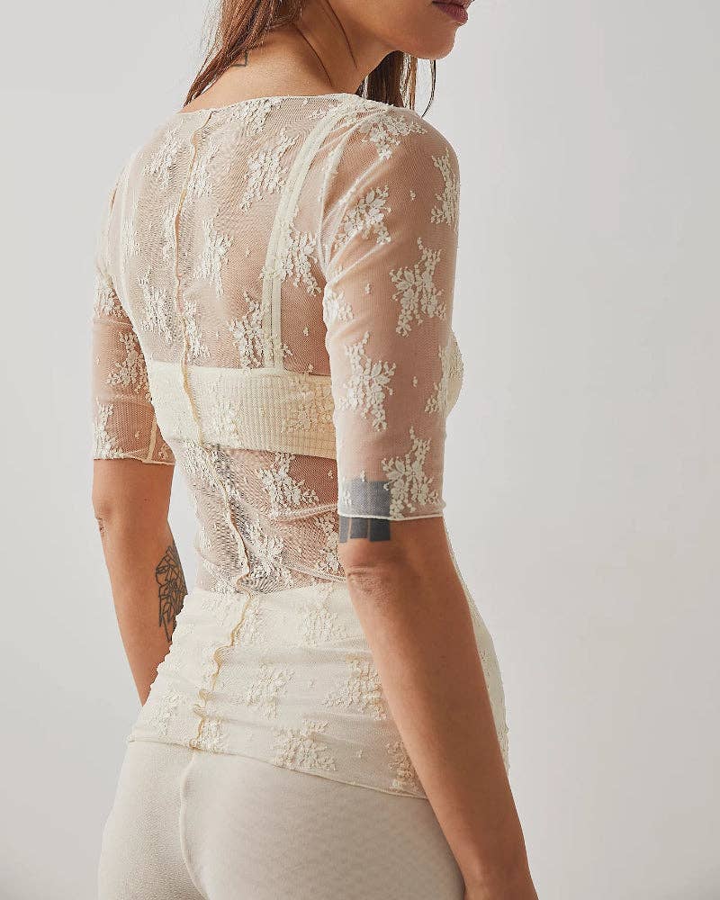FLORAL LACE MID SLEEVE MESH TOP