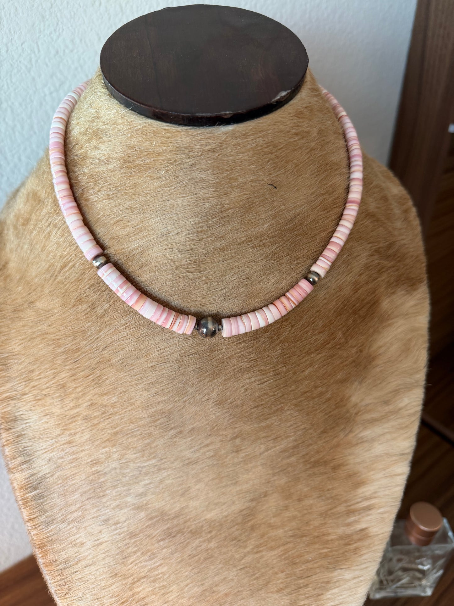 PINK CONCH NECKLACE