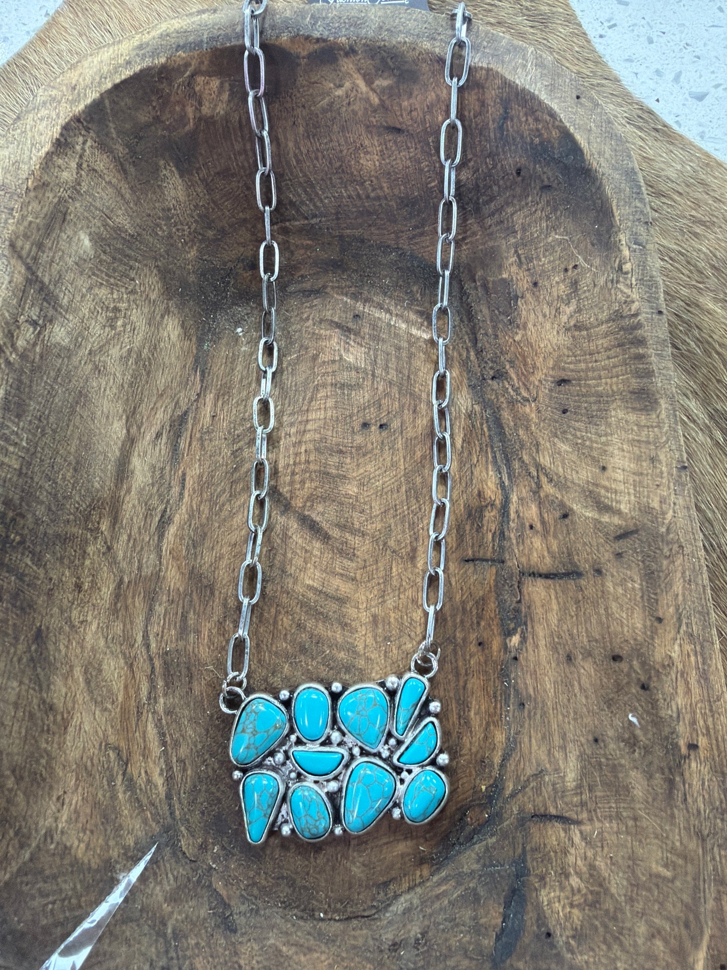 WESTERN CLUSTER BAR NECKLACE