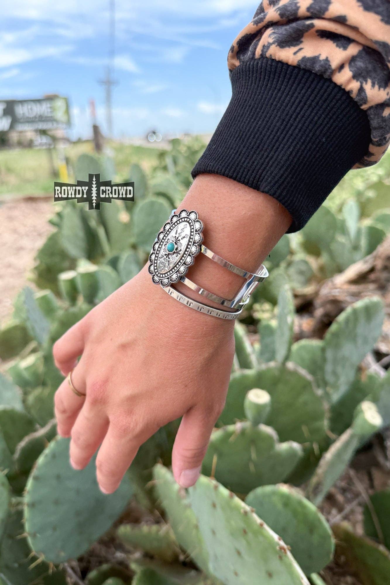 COSMIC CONCHO CUFF