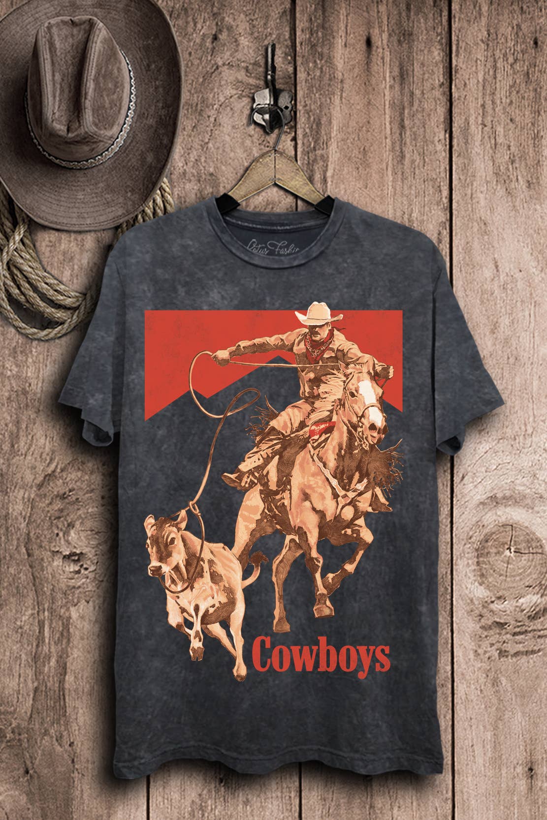 ROPIN' COWBOY GRAPHIC TEE