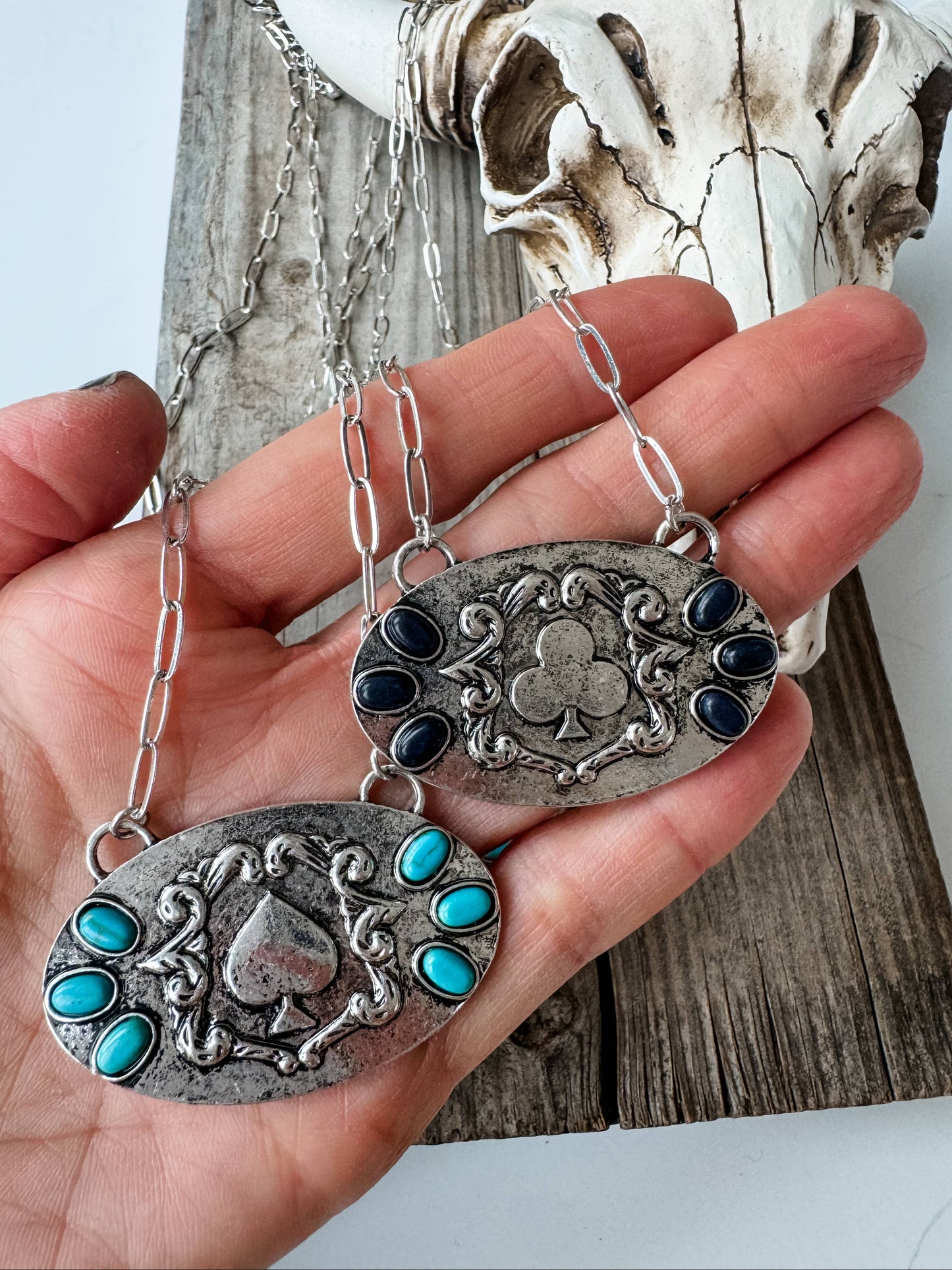 CARD THEME NECKLACE