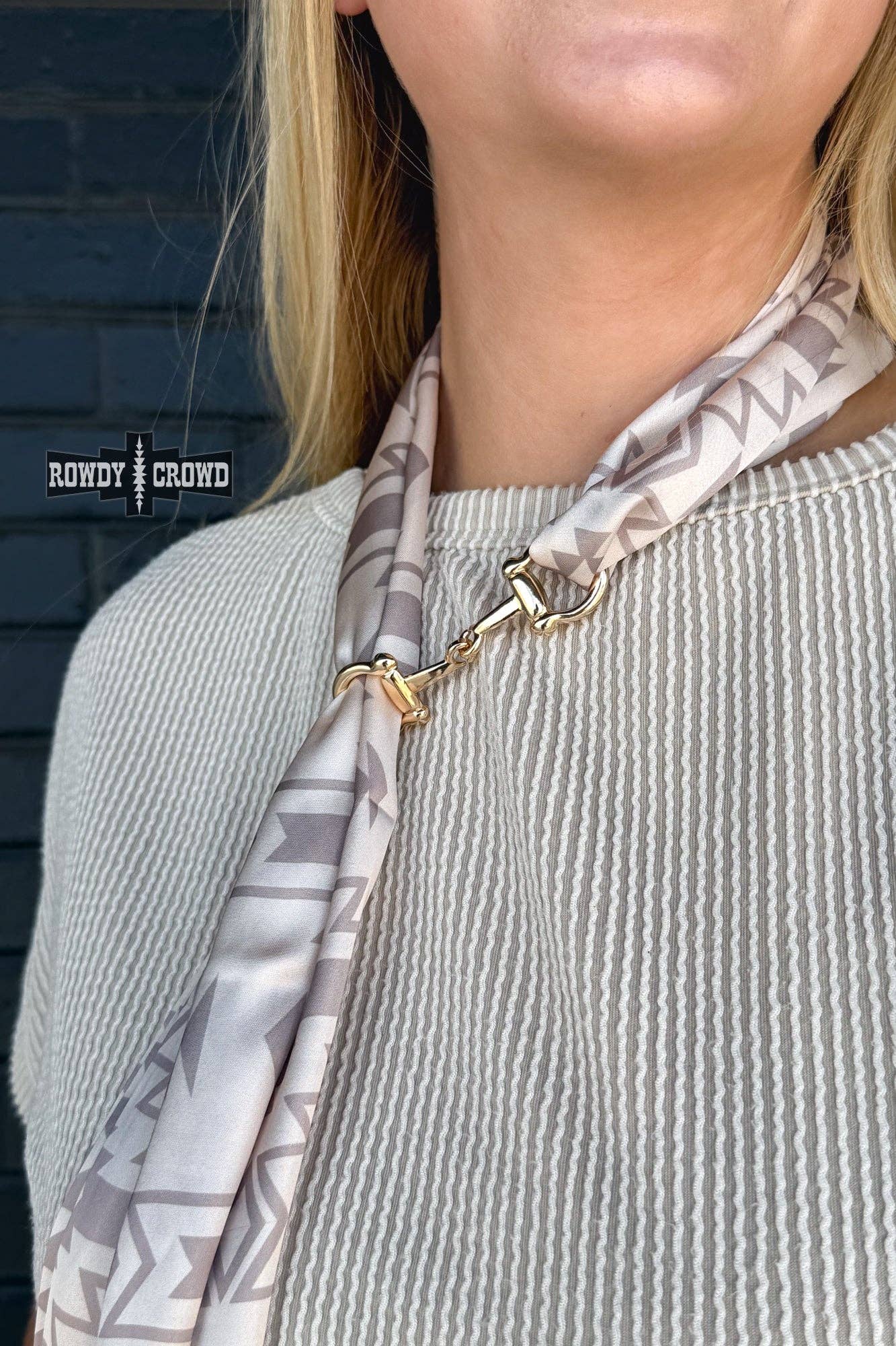 SNAZZY SNAFFLE SCARF SLIDE