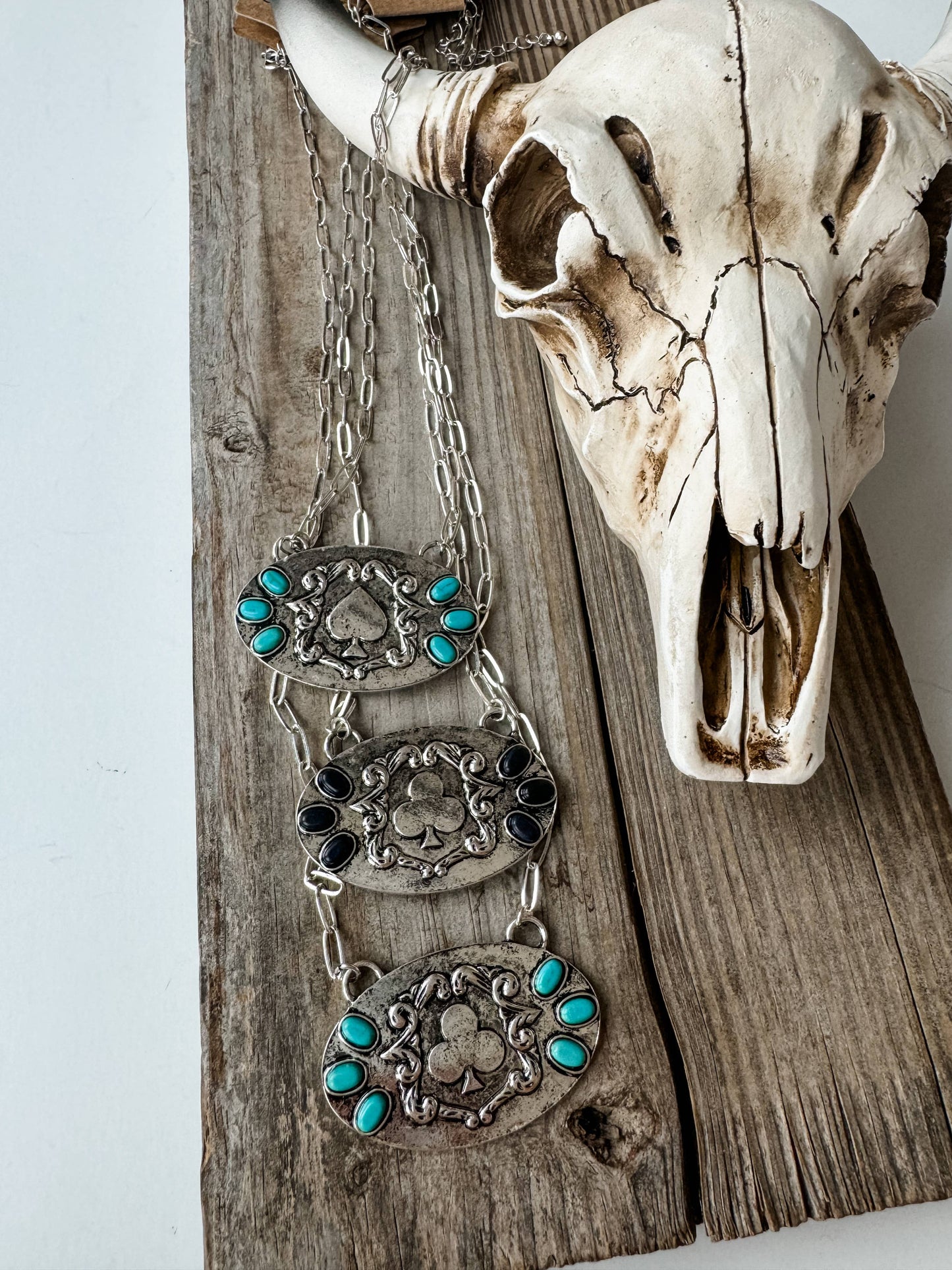 CARD THEME NECKLACE