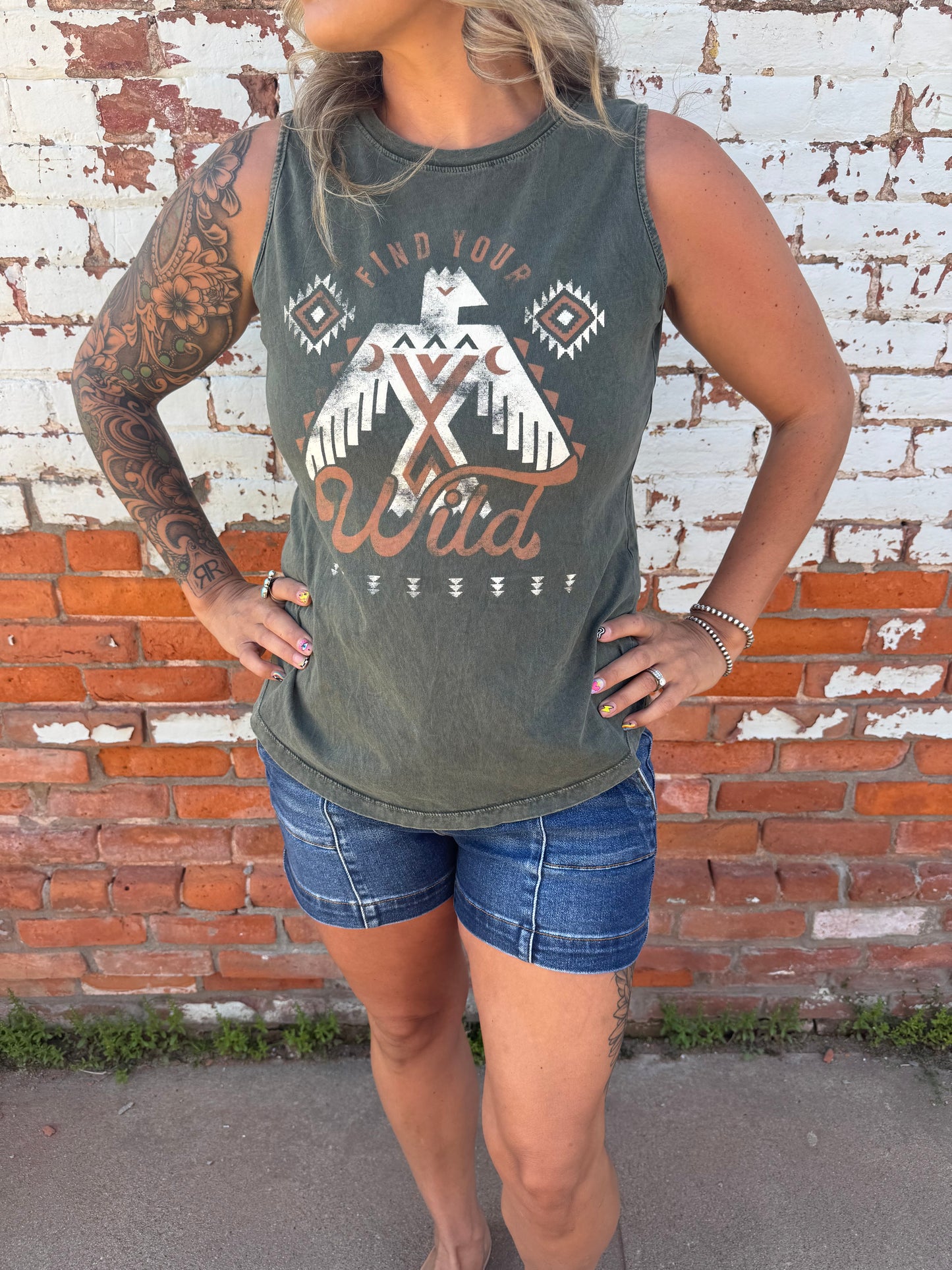 FIND YOUR WILD GRAPHIC TANK TOP