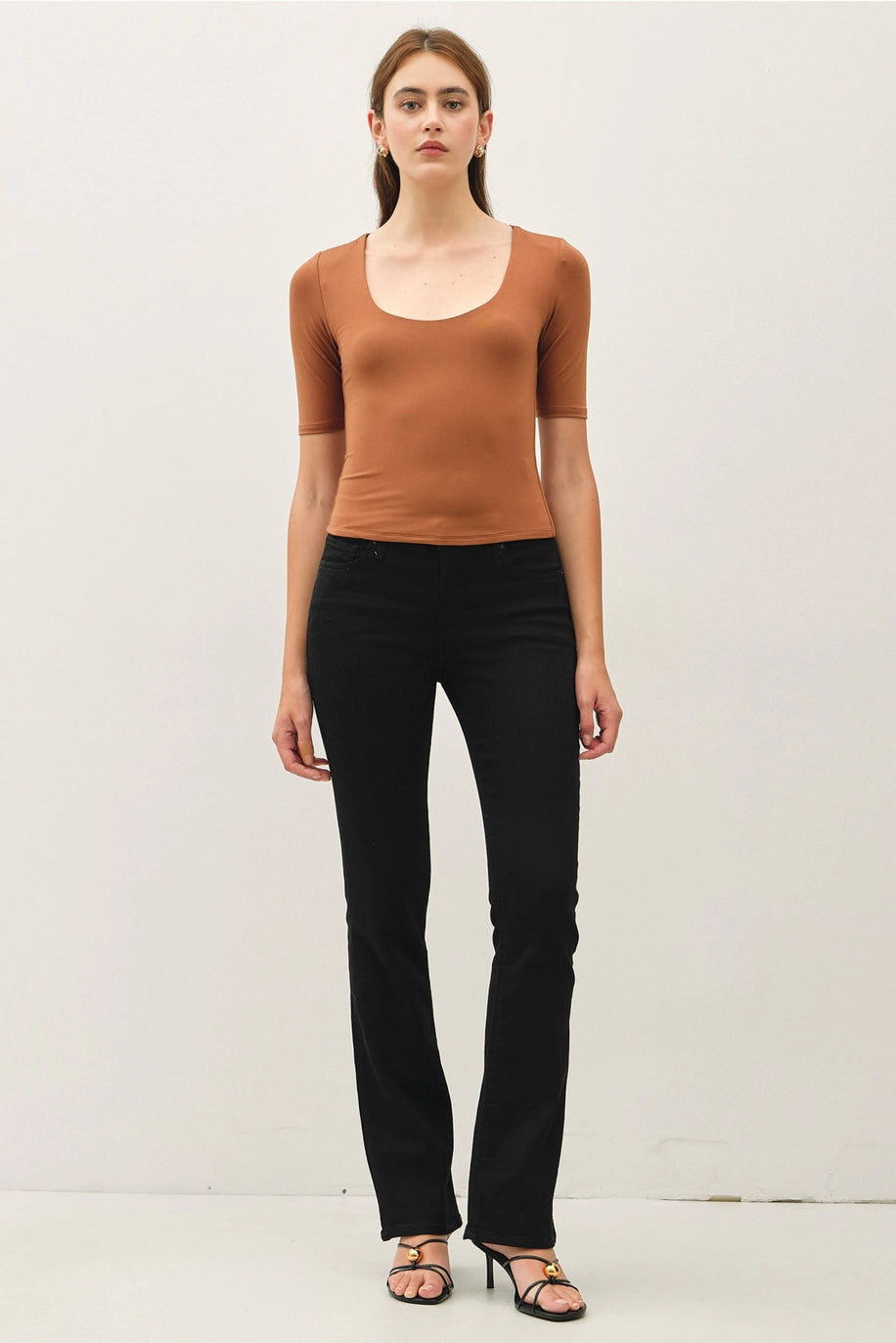 SOFT CORE BASIC SHORT SLEEVE CROP TOP