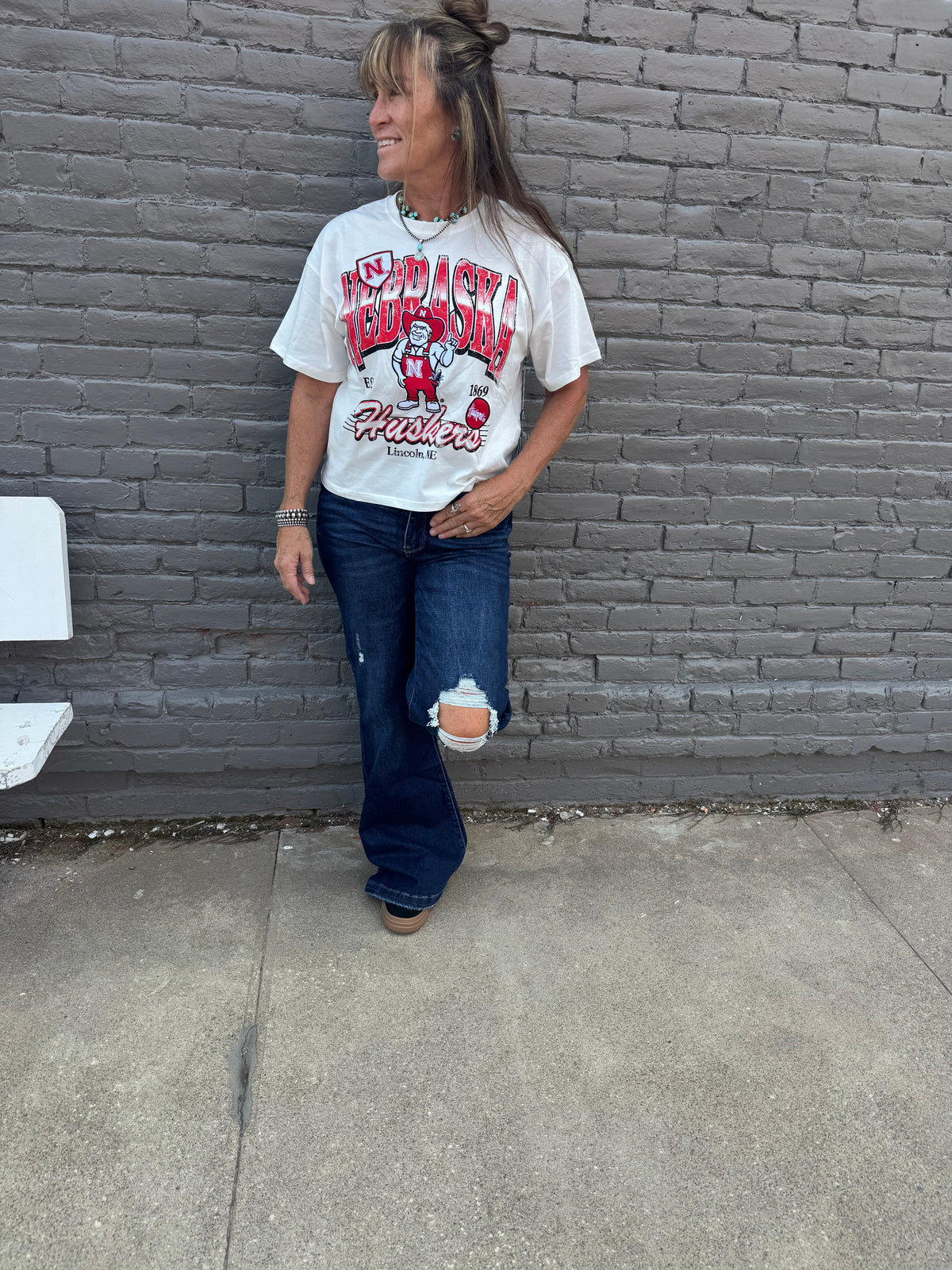 NEBRASKA MADDUX MULTIMEDIA SEMI-CROPPED OVERSIZED BAND TEE
