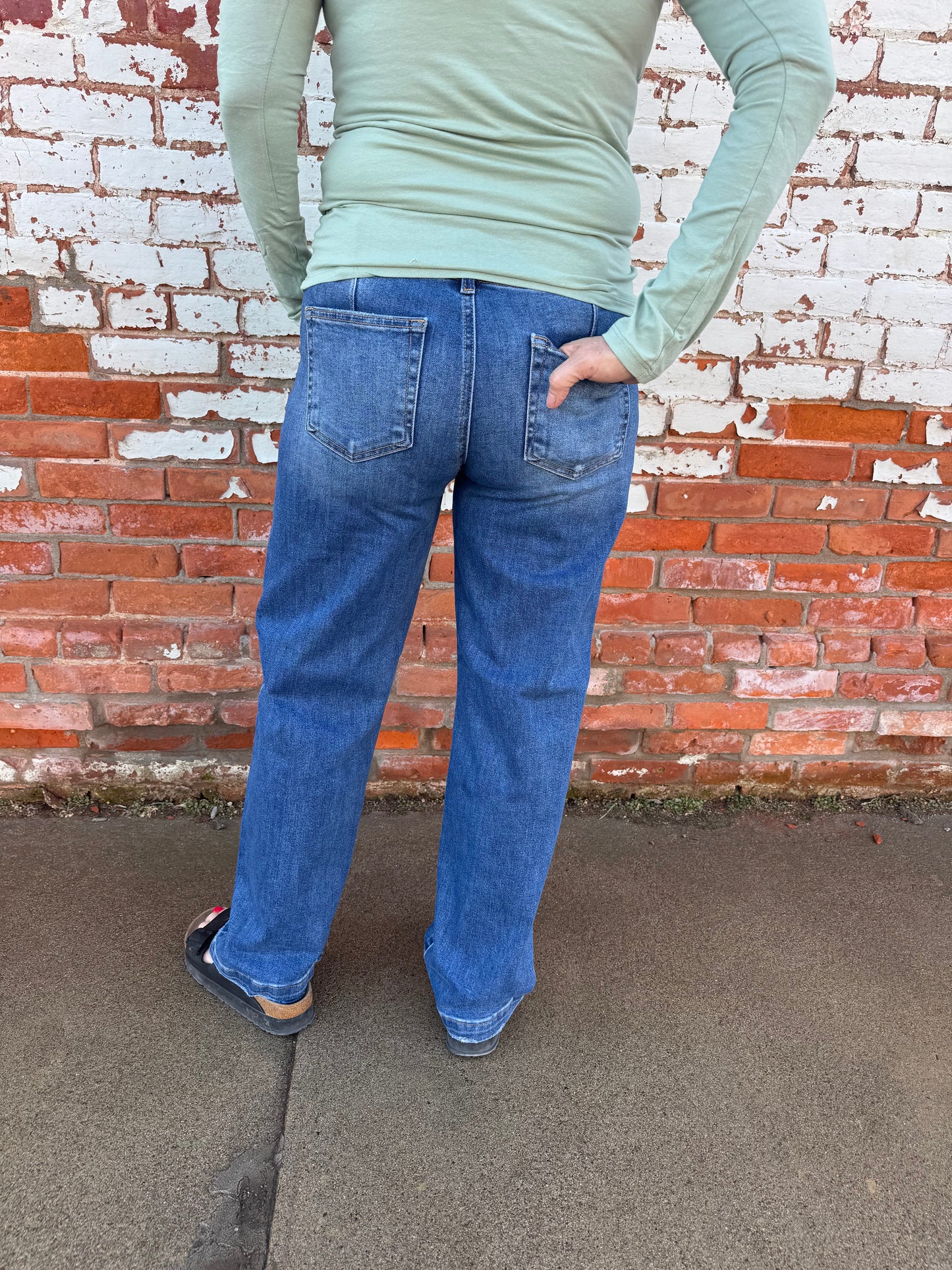 JANE MID RISE BAGGY JEAN