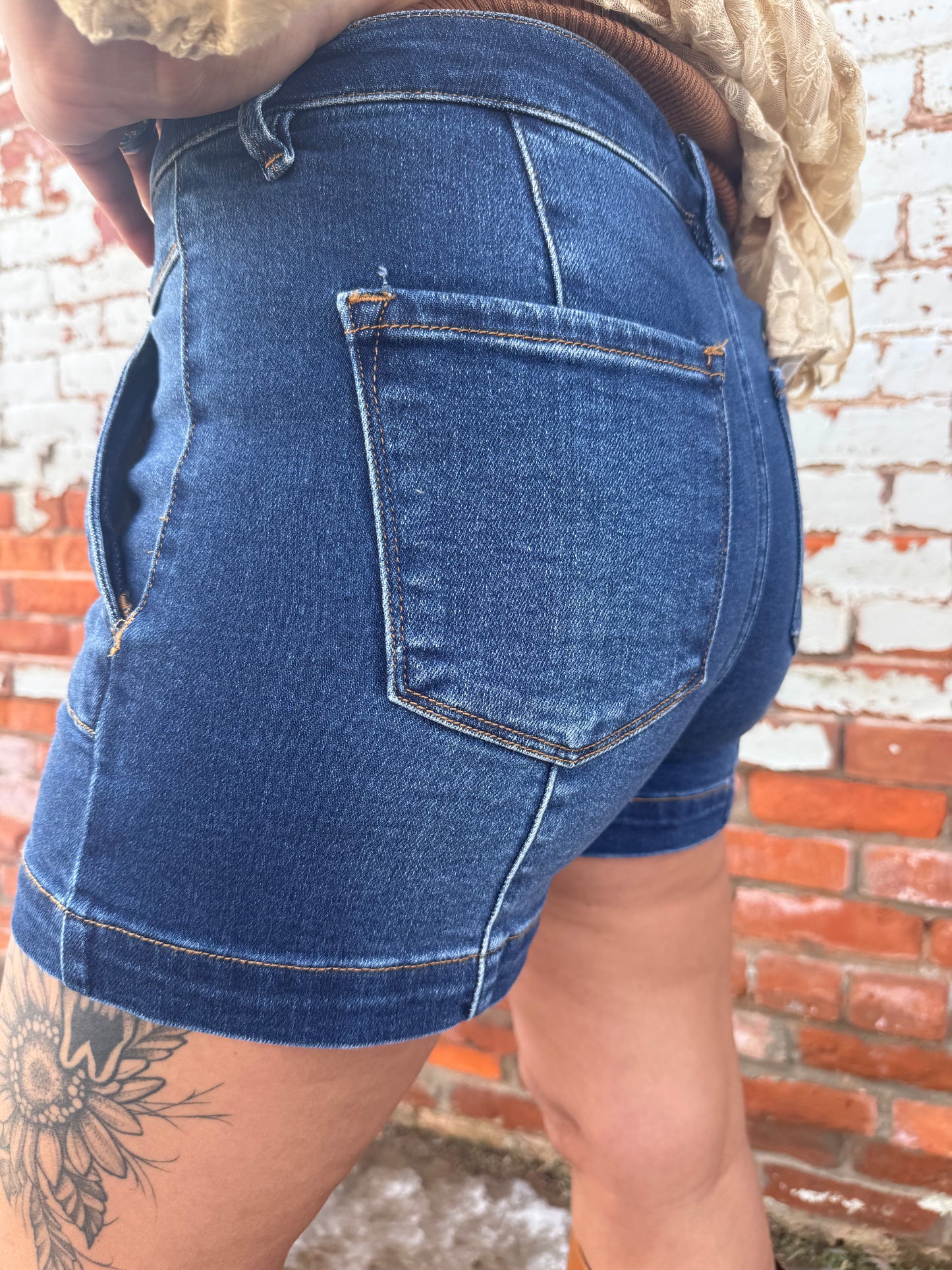 THE DALLAS SHORT