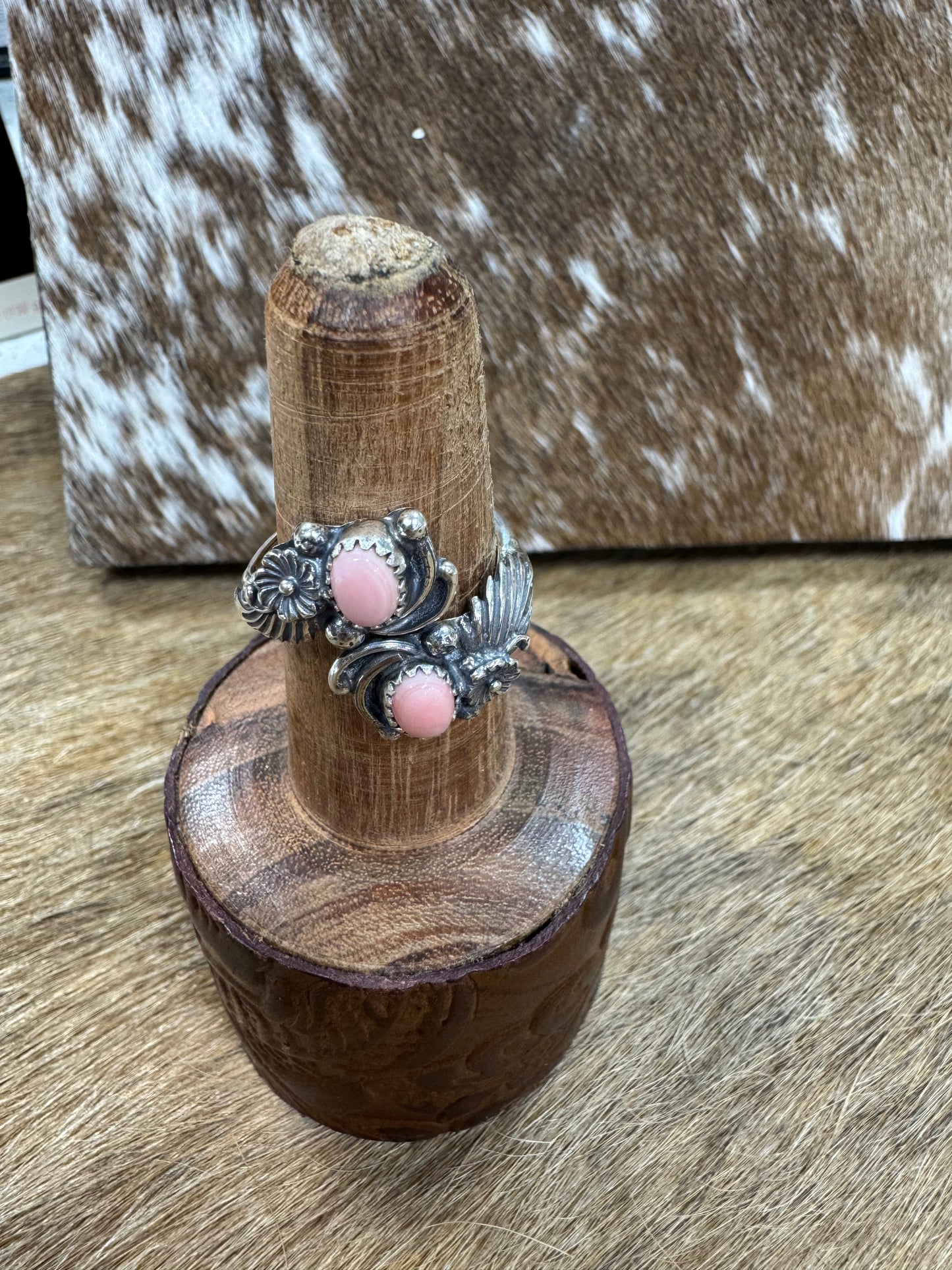 PINK CONCH ADJUSTABLE RING