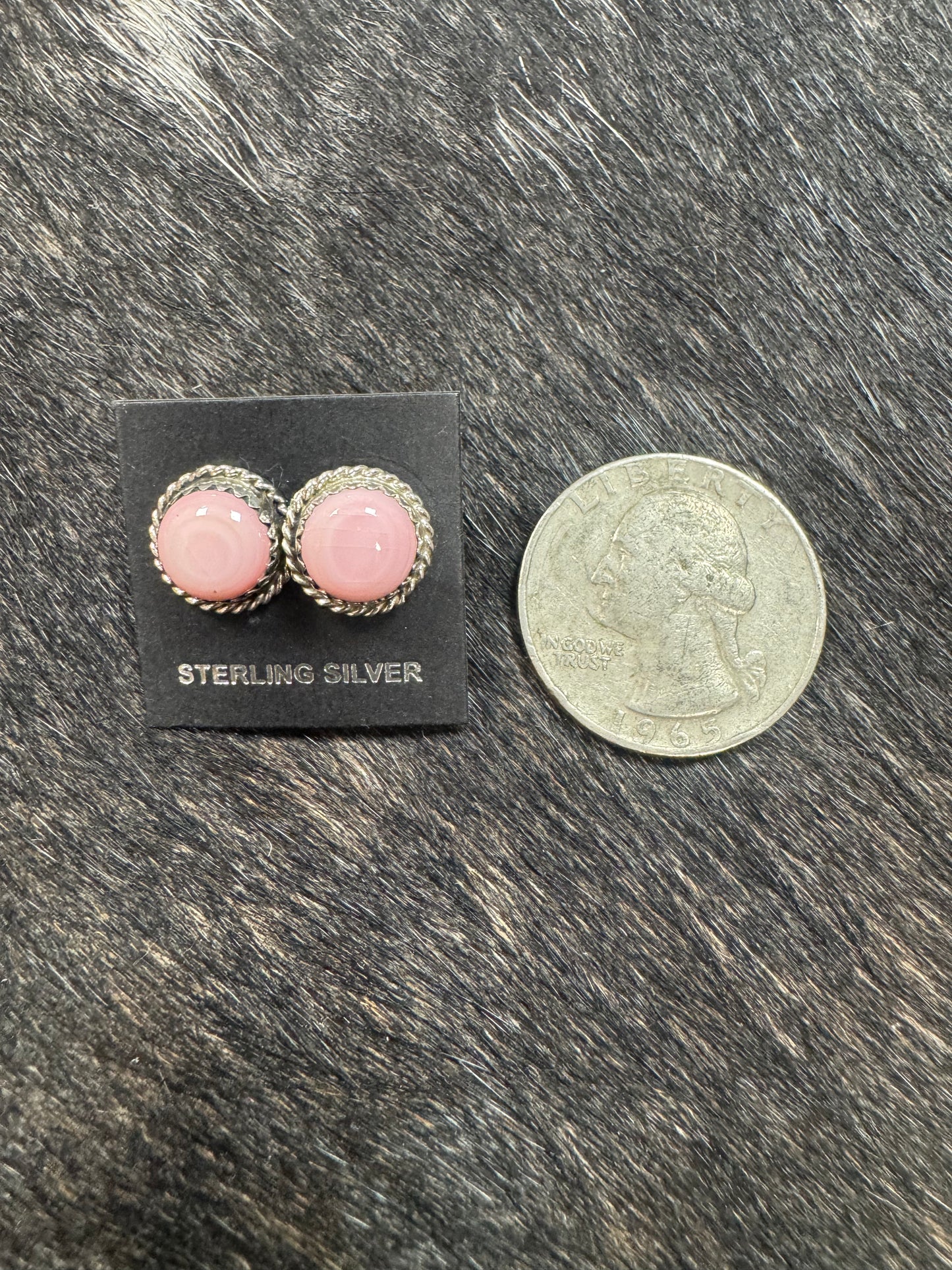 PINK CONCH STUDS