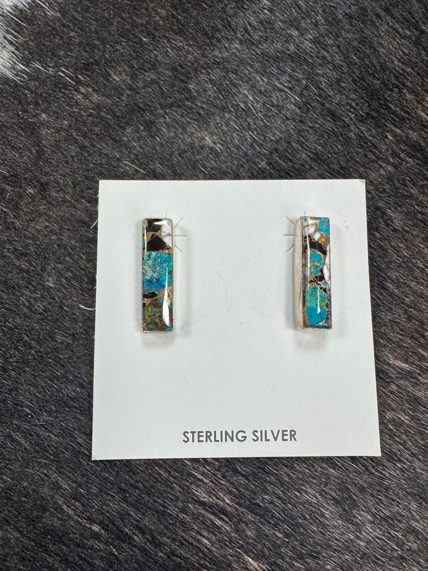 TURQUOISE RIDGE BAR EARS
