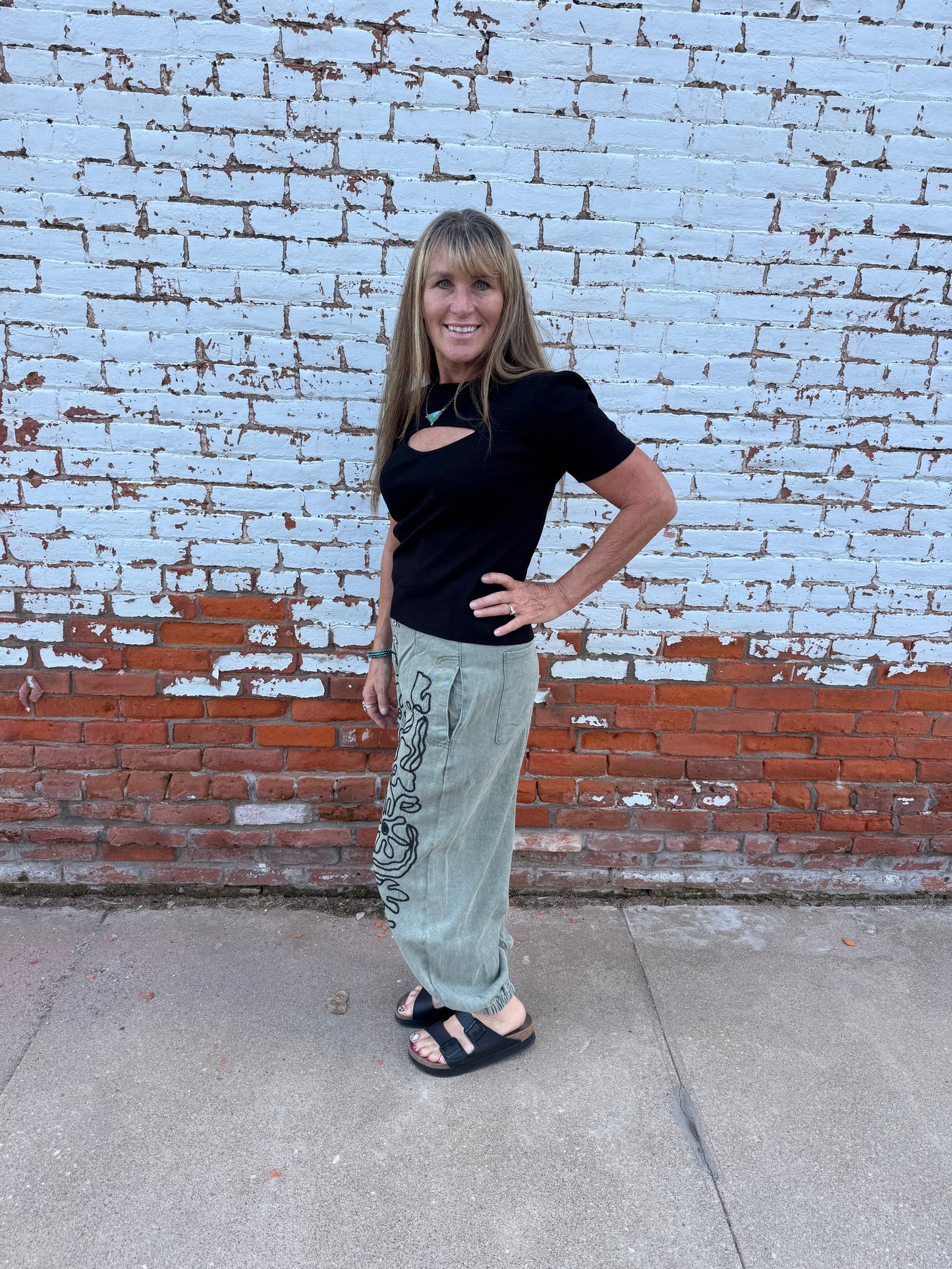 DELANEY FLORAL EMBROIDERED JOGGER PANT