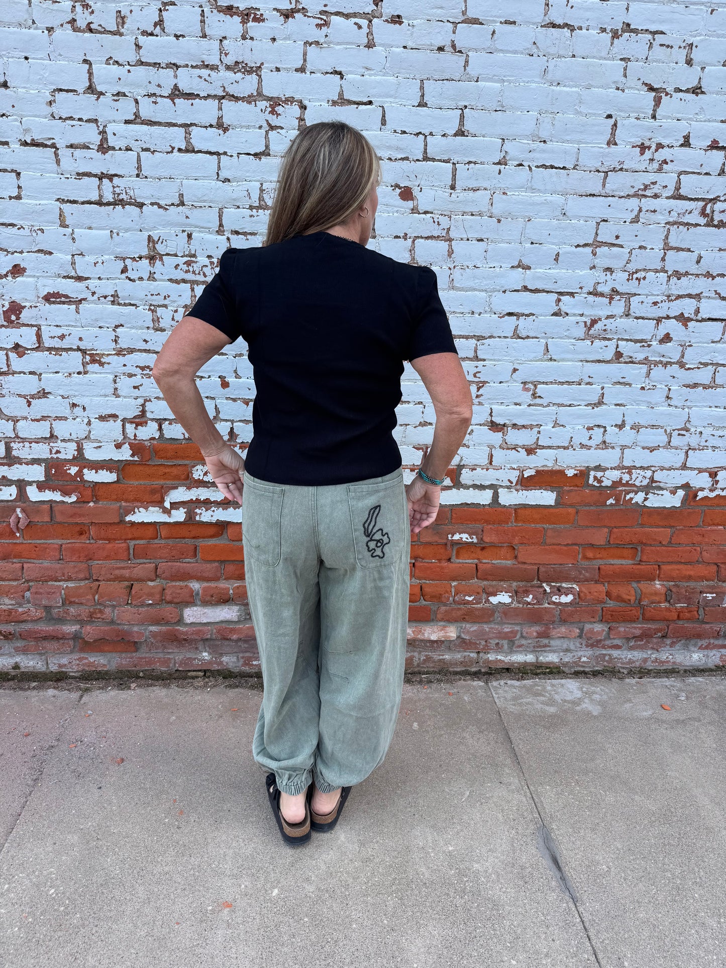 JENNIFER SHORT SLEEVE SWEATER WITH CUTOUT