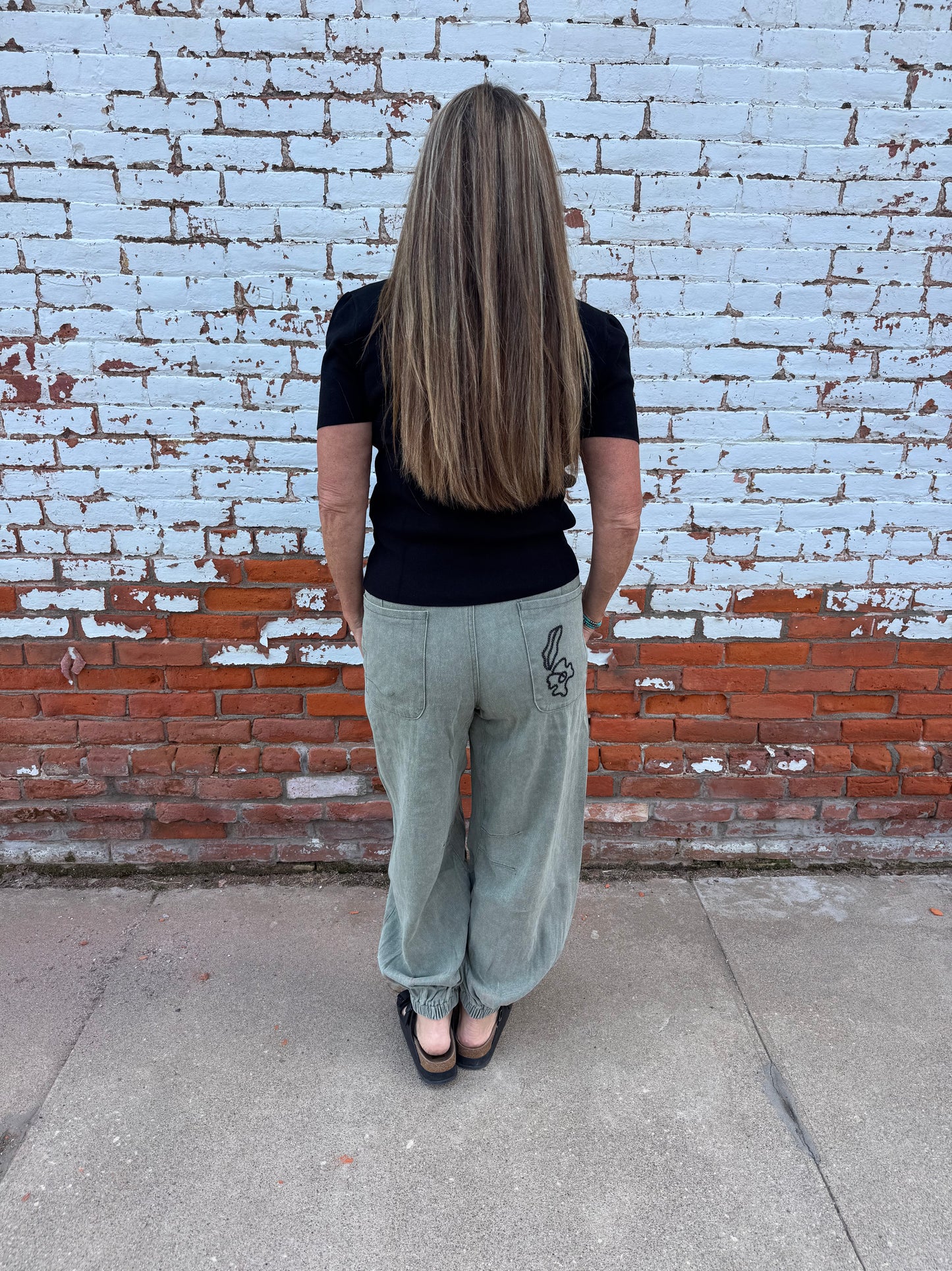 DELANEY FLORAL EMBROIDERED JOGGER PANT