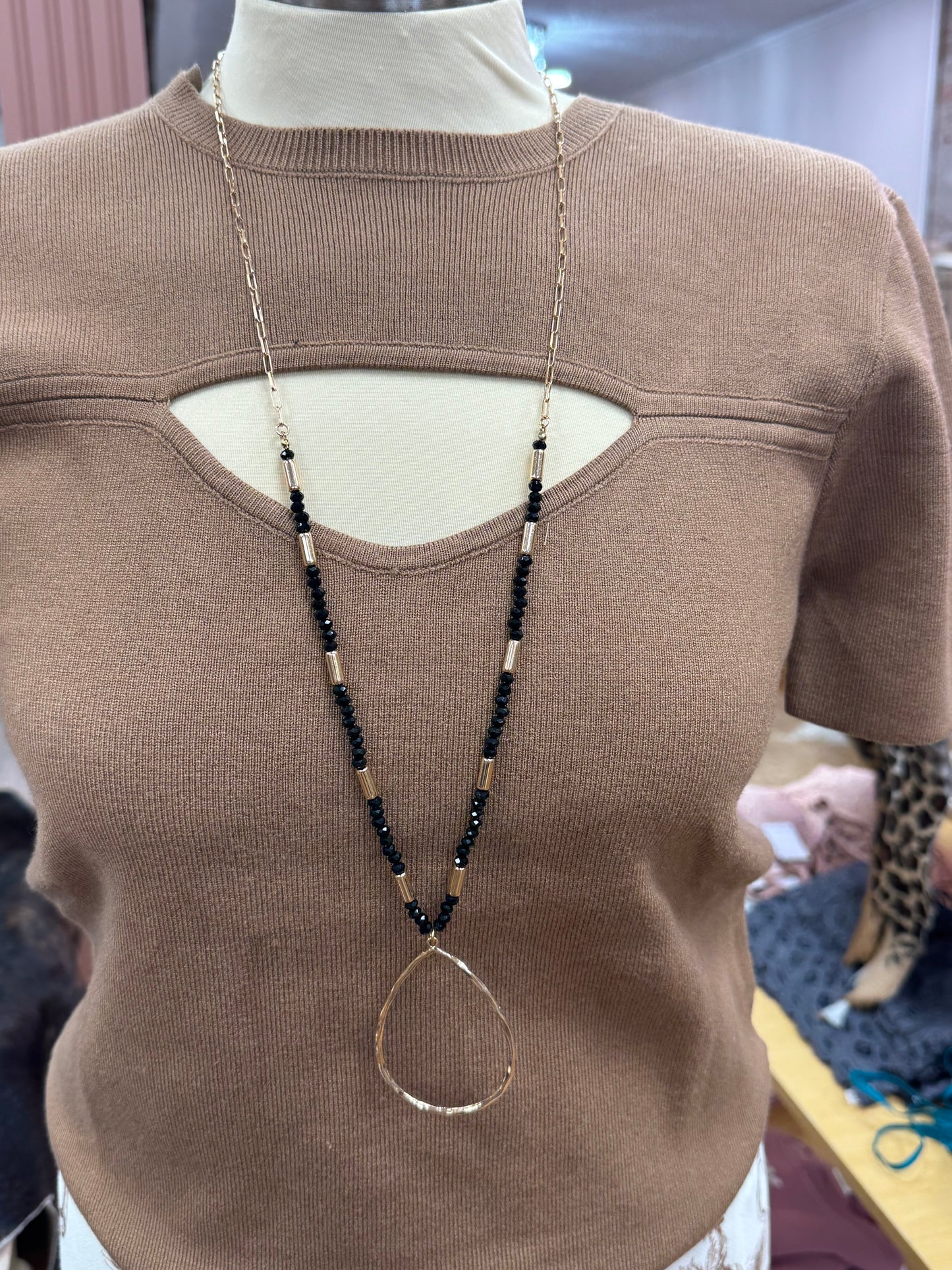 DROP NECKLACE