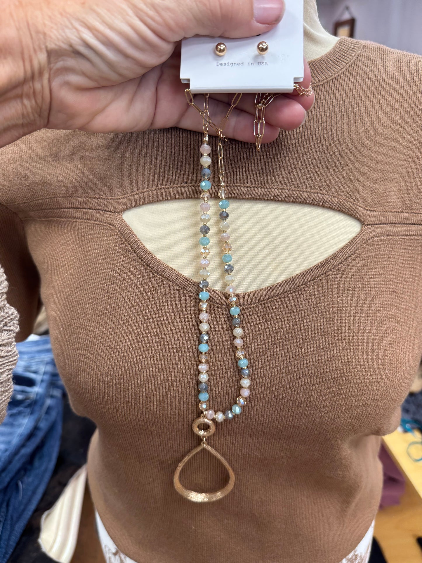 DROP NECKLACE