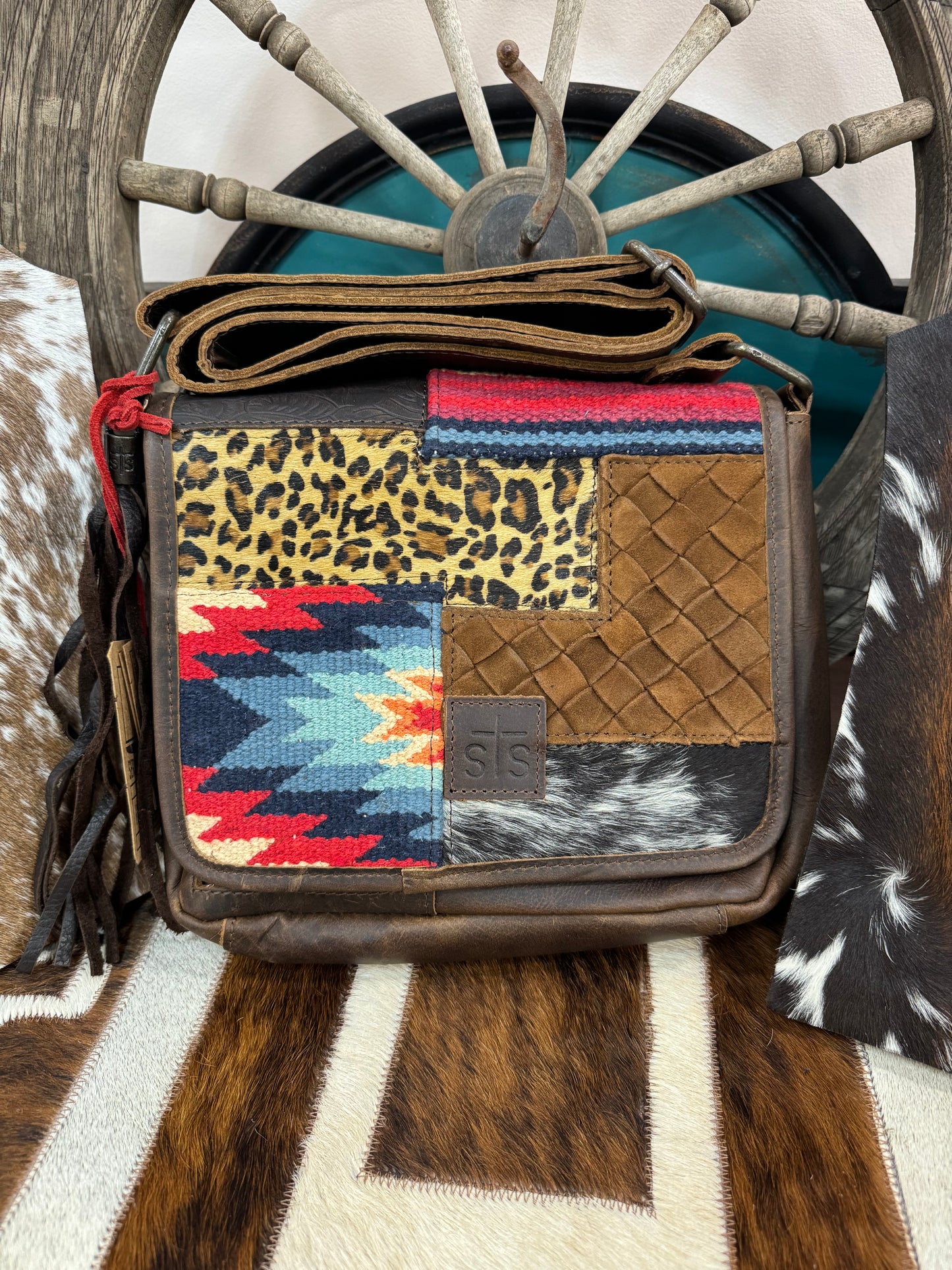 CHAYNEE MOUNTAIN DELLA CROSSBODY