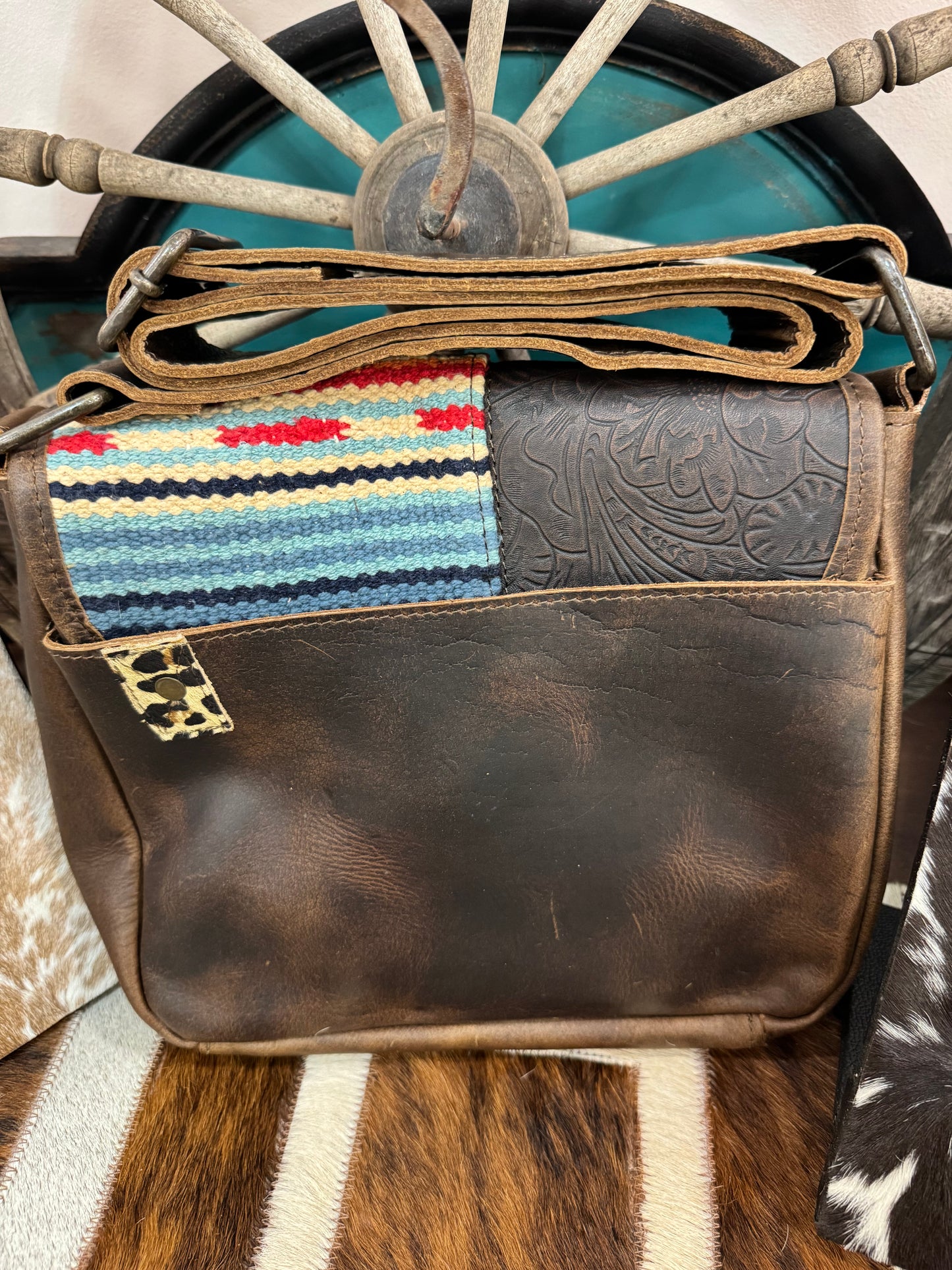 CHAYNEE MOUNTAIN DELLA CROSSBODY