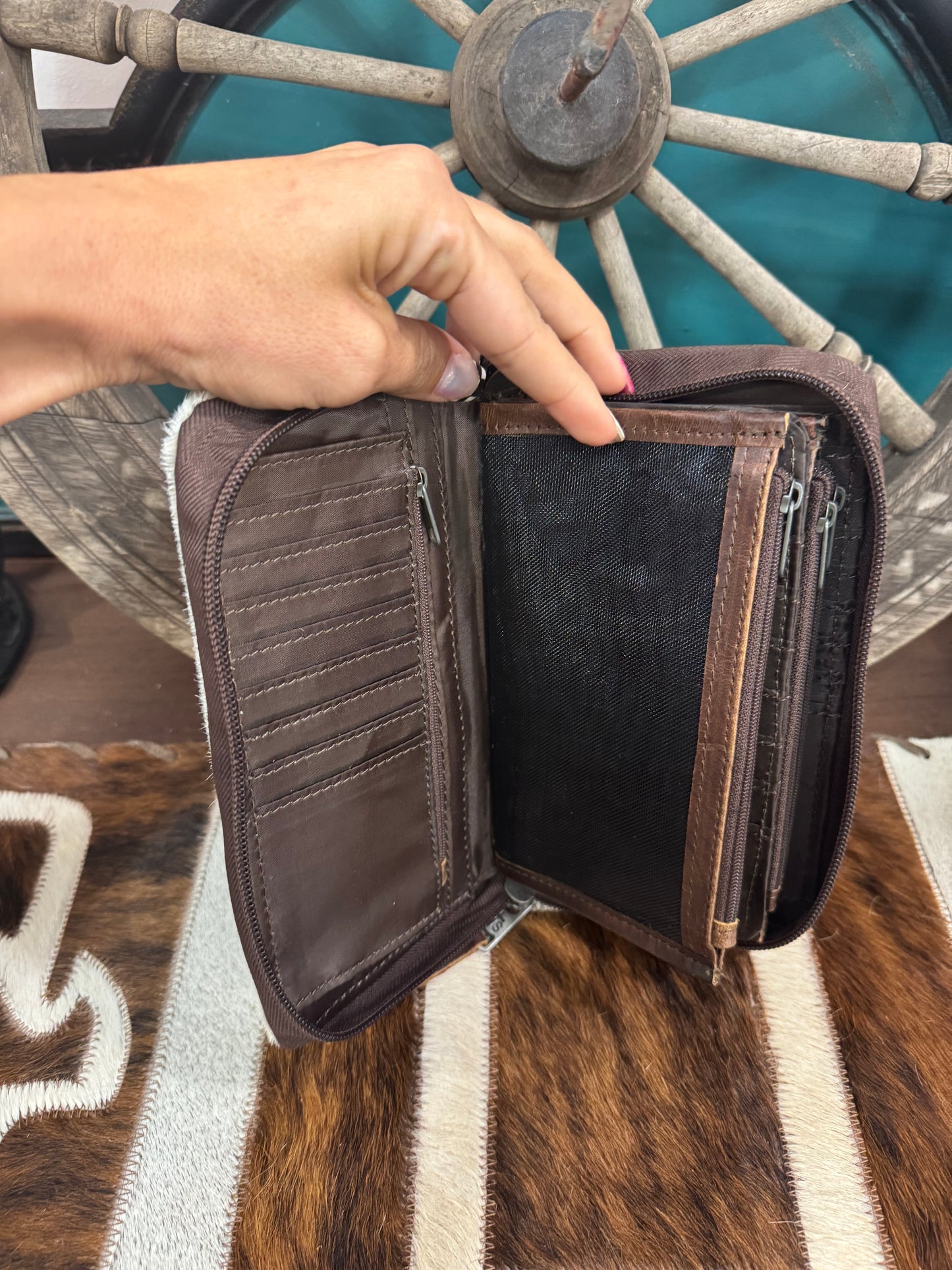 VAQUERO COWHIDE KACY ORGANIZER