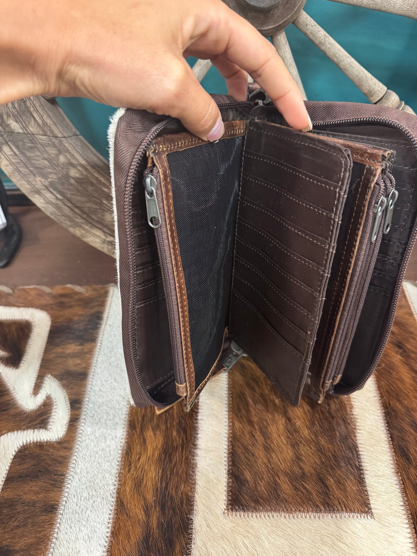VAQUERO COWHIDE KACY ORGANIZER