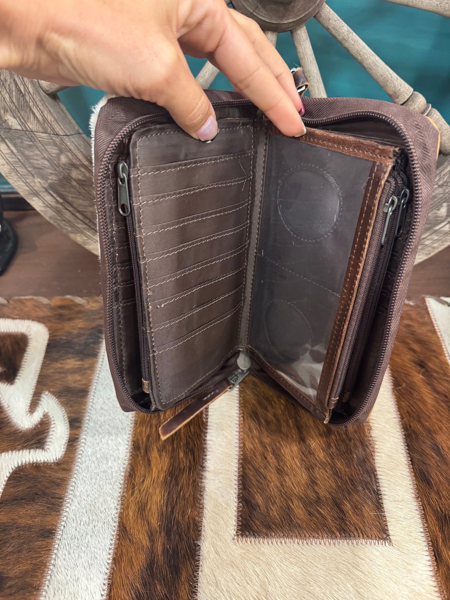 VAQUERO COWHIDE KACY ORGANIZER