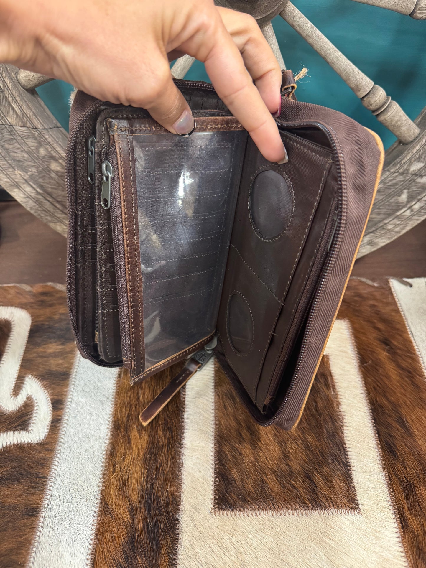 VAQUERO COWHIDE KACY ORGANIZER