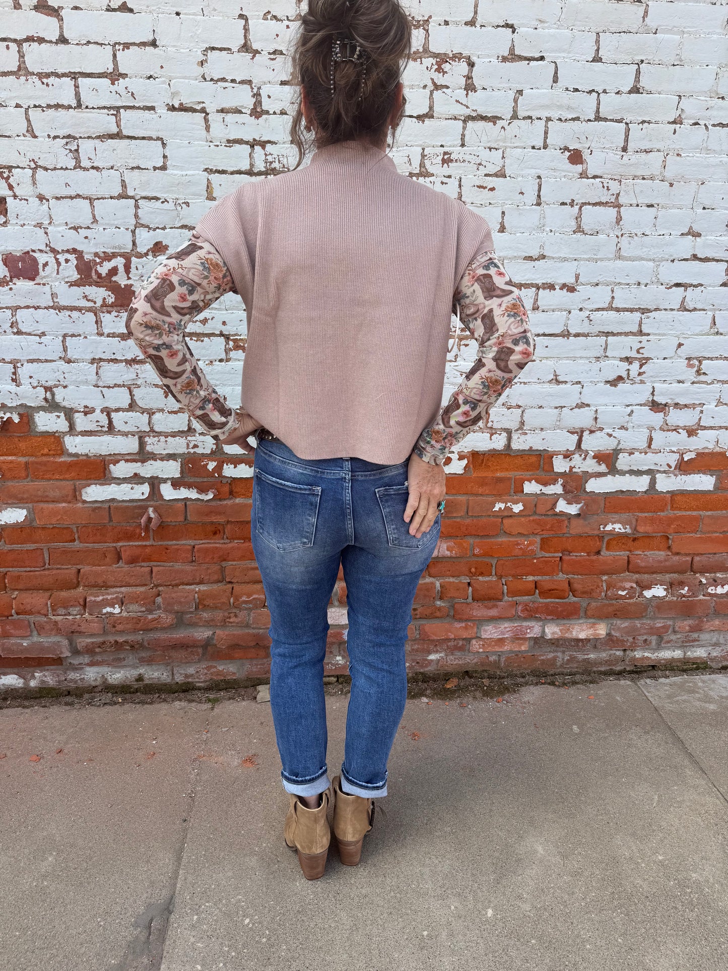 SHORT SLEEVE SWEATER TOP