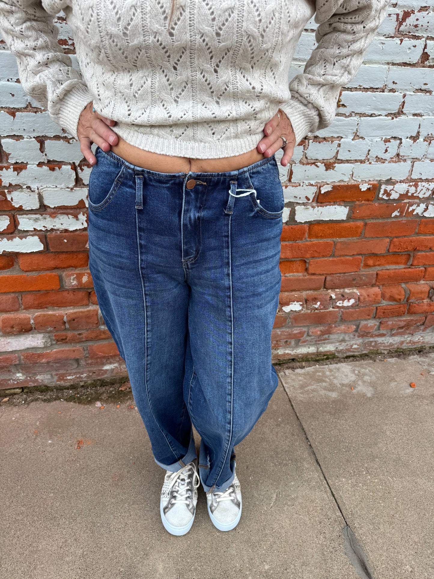 BRANDI BARREL CUFFED JEANS