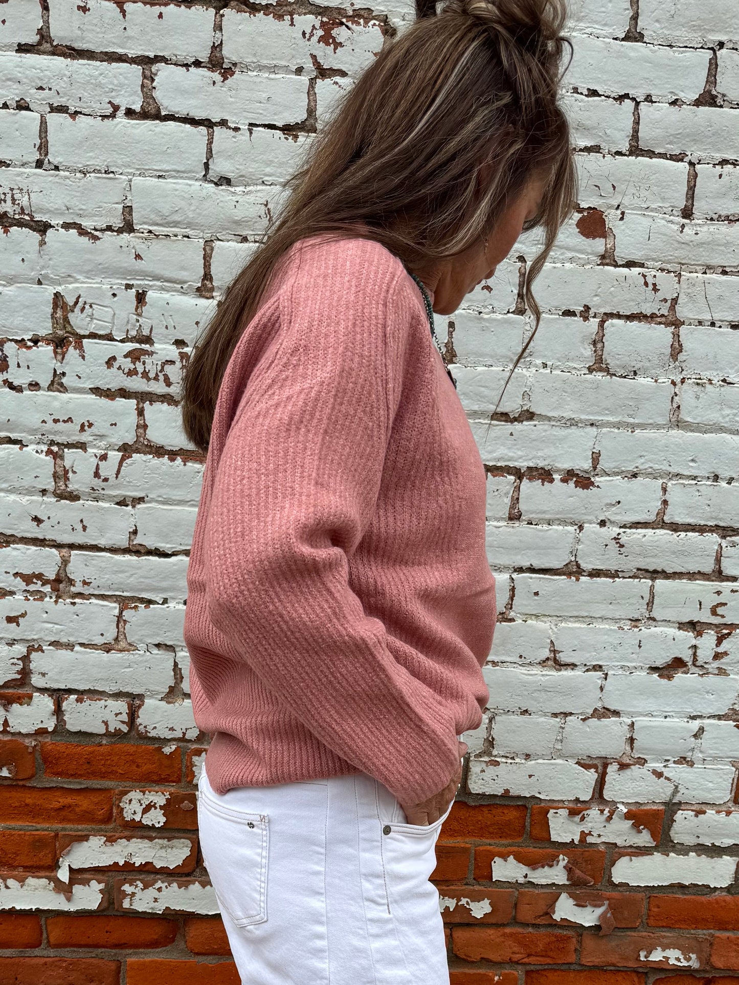 ROUND NECK LONG SLEEVE RIBBED SWEATER