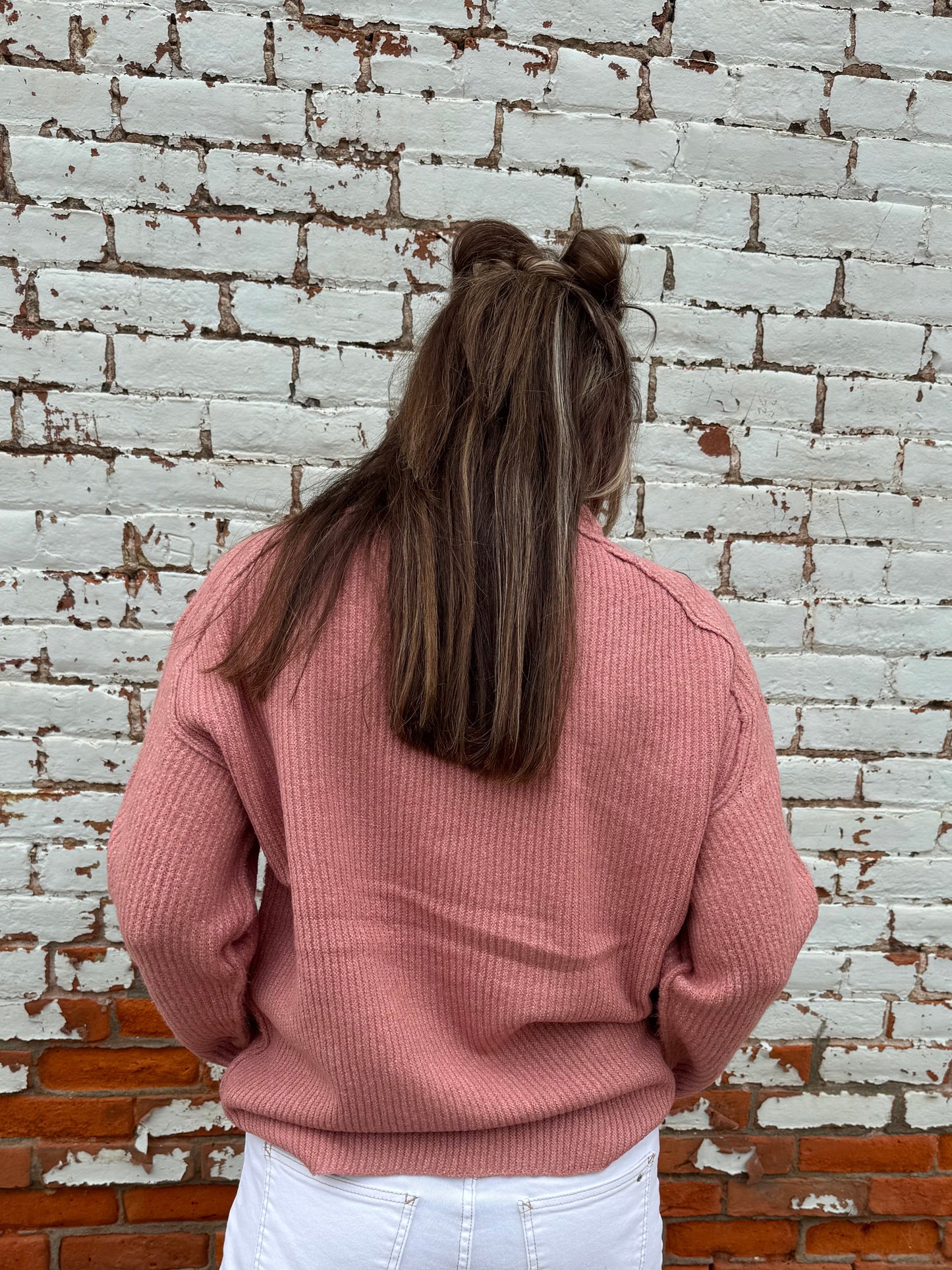 ROUND NECK LONG SLEEVE RIBBED SWEATER