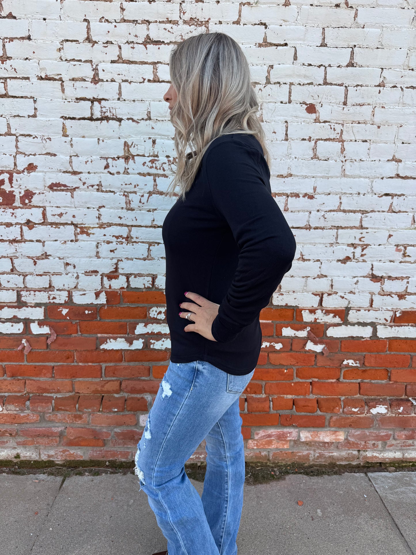 STACY CREW NECK LONG SLEEVE TEE