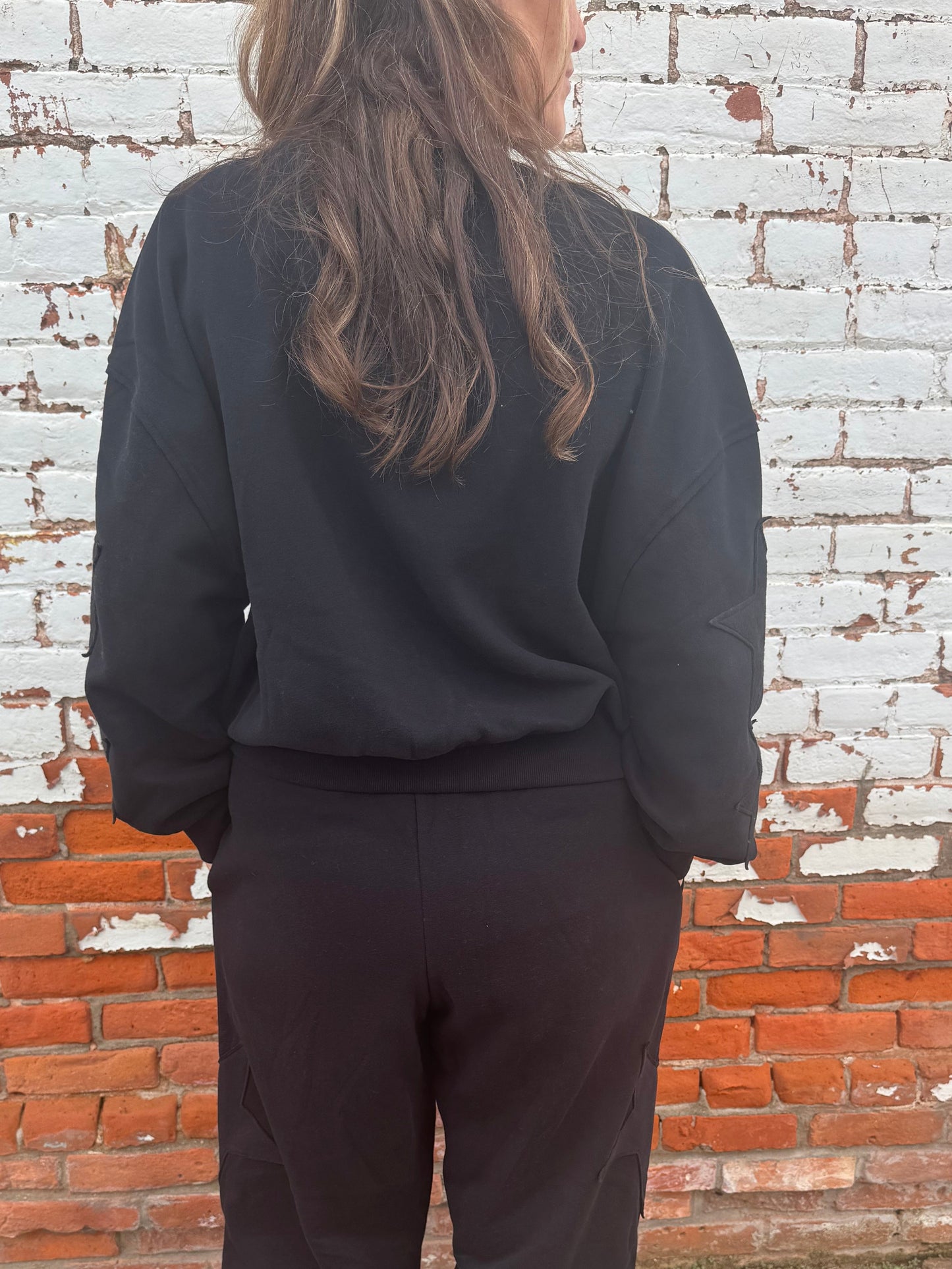 STAR PATCH CREWNECK SWEATSHIRT