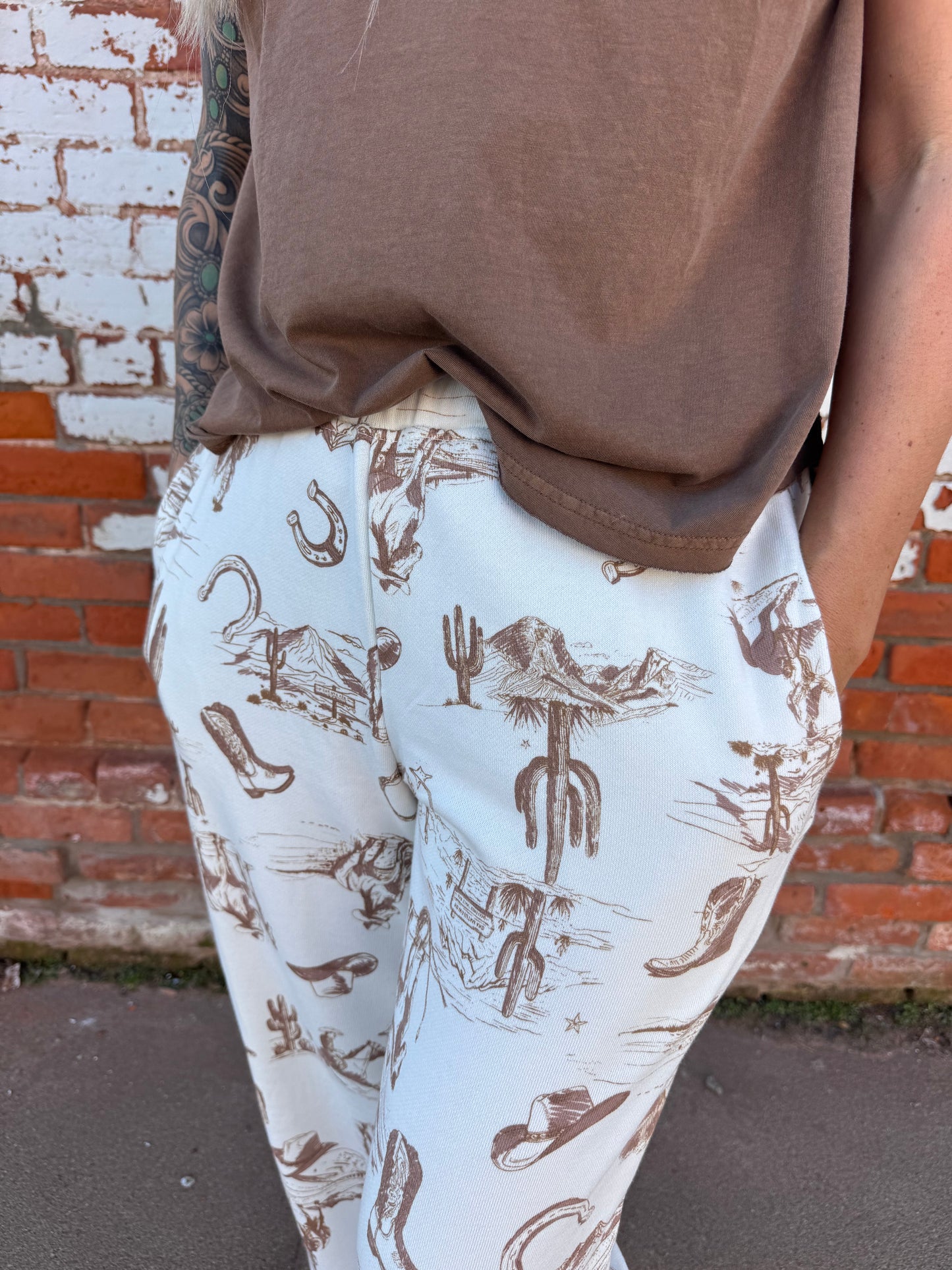 WESTERN PRINT ELASTIC WAIST JOGGERS