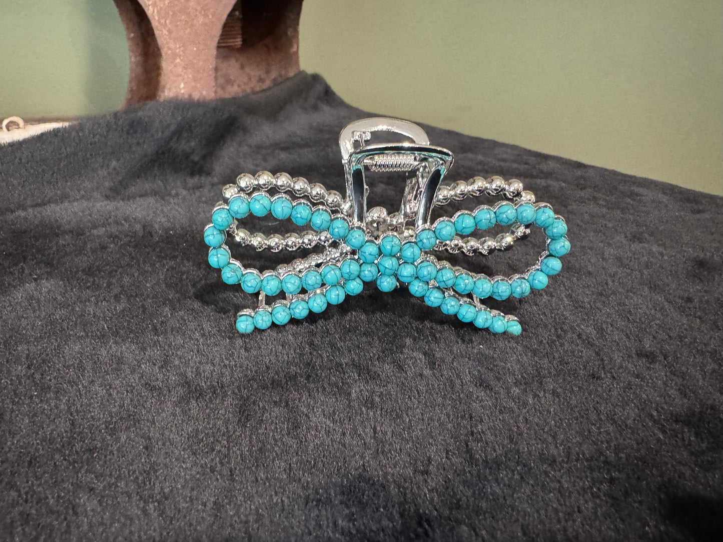 FAUX TURQUOISE BOW CLAW CLIP