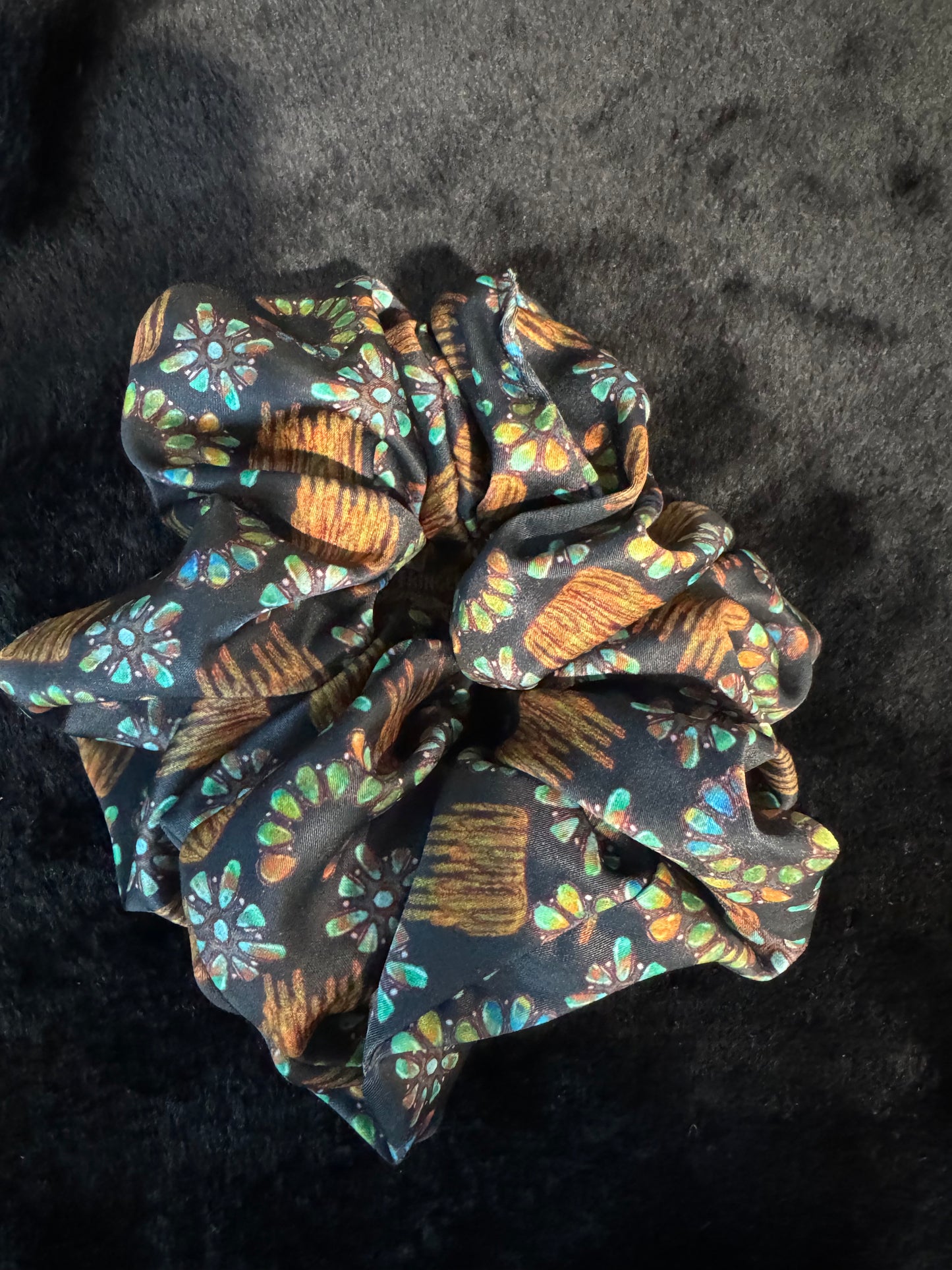 SQUASH HAIR SCRUNCHIE