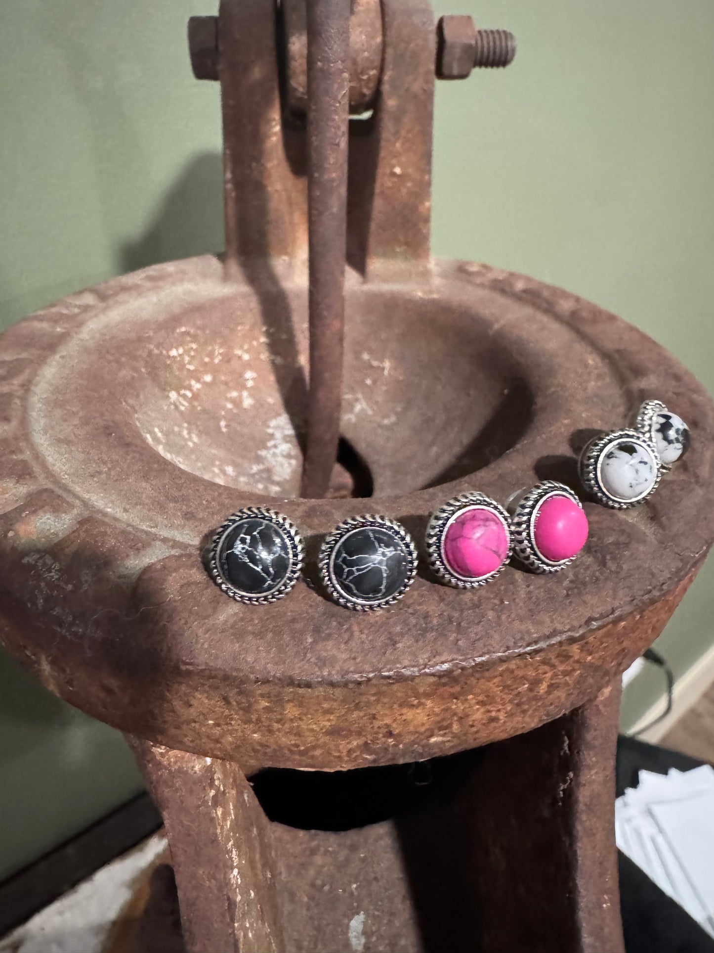 MINI STONE STUD EARRINGS