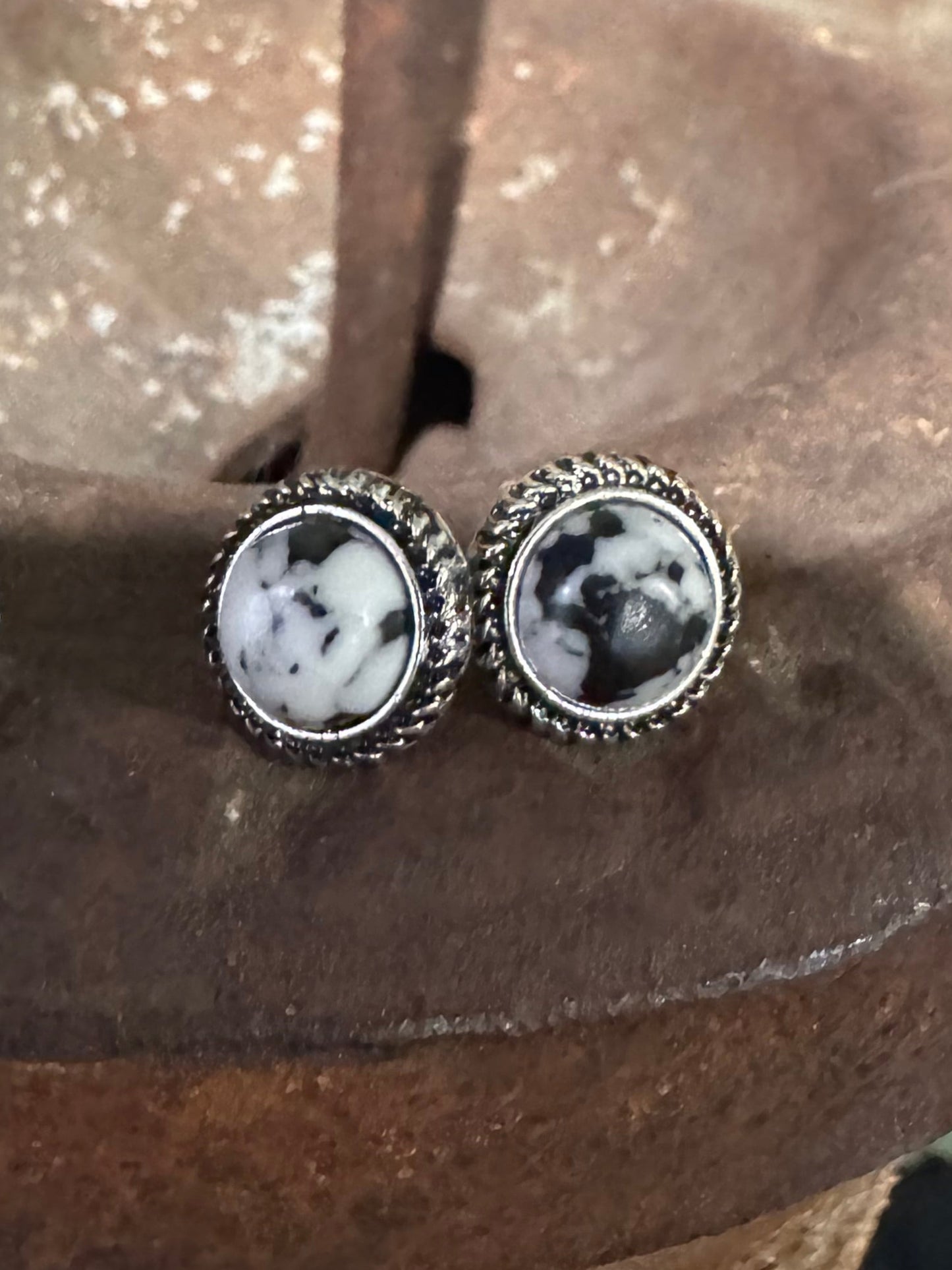 MINI STONE STUD EARRINGS