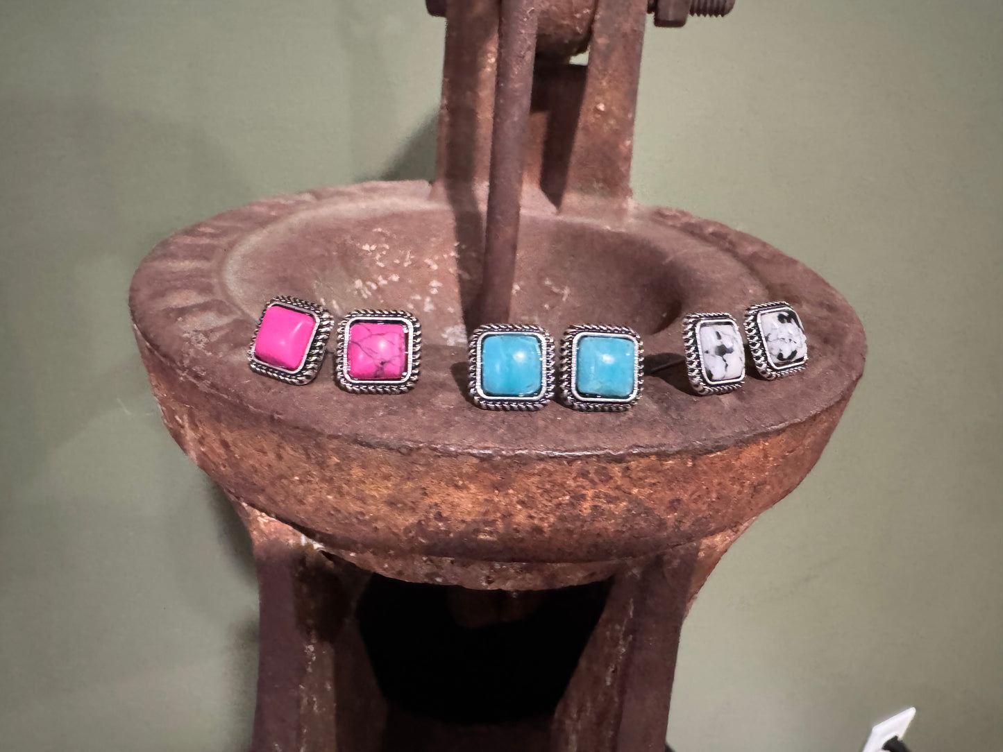 MINI STONE STUD EARRINGS