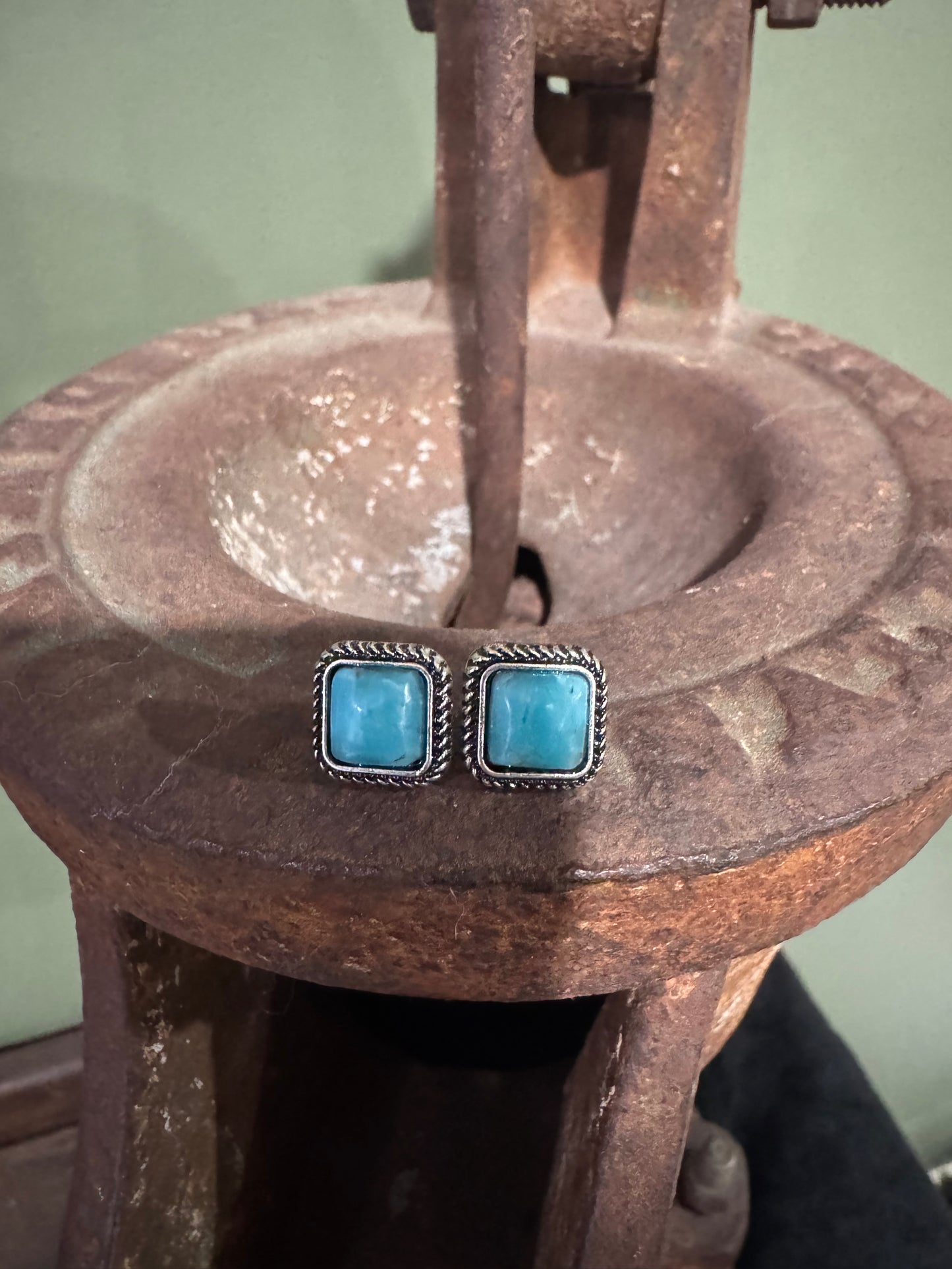 MINI STONE STUD EARRINGS