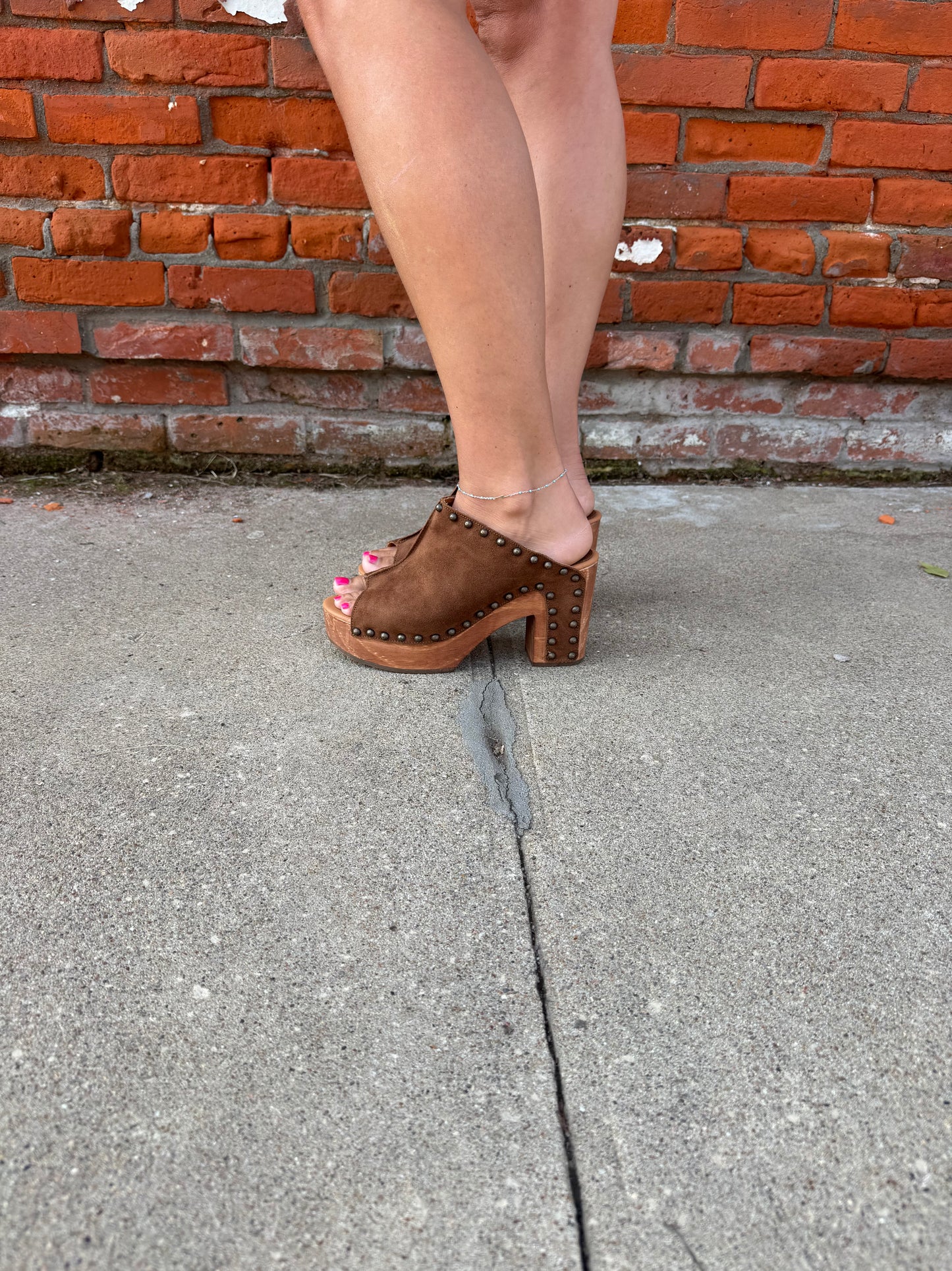 ECHO CLOGS BY DINGO