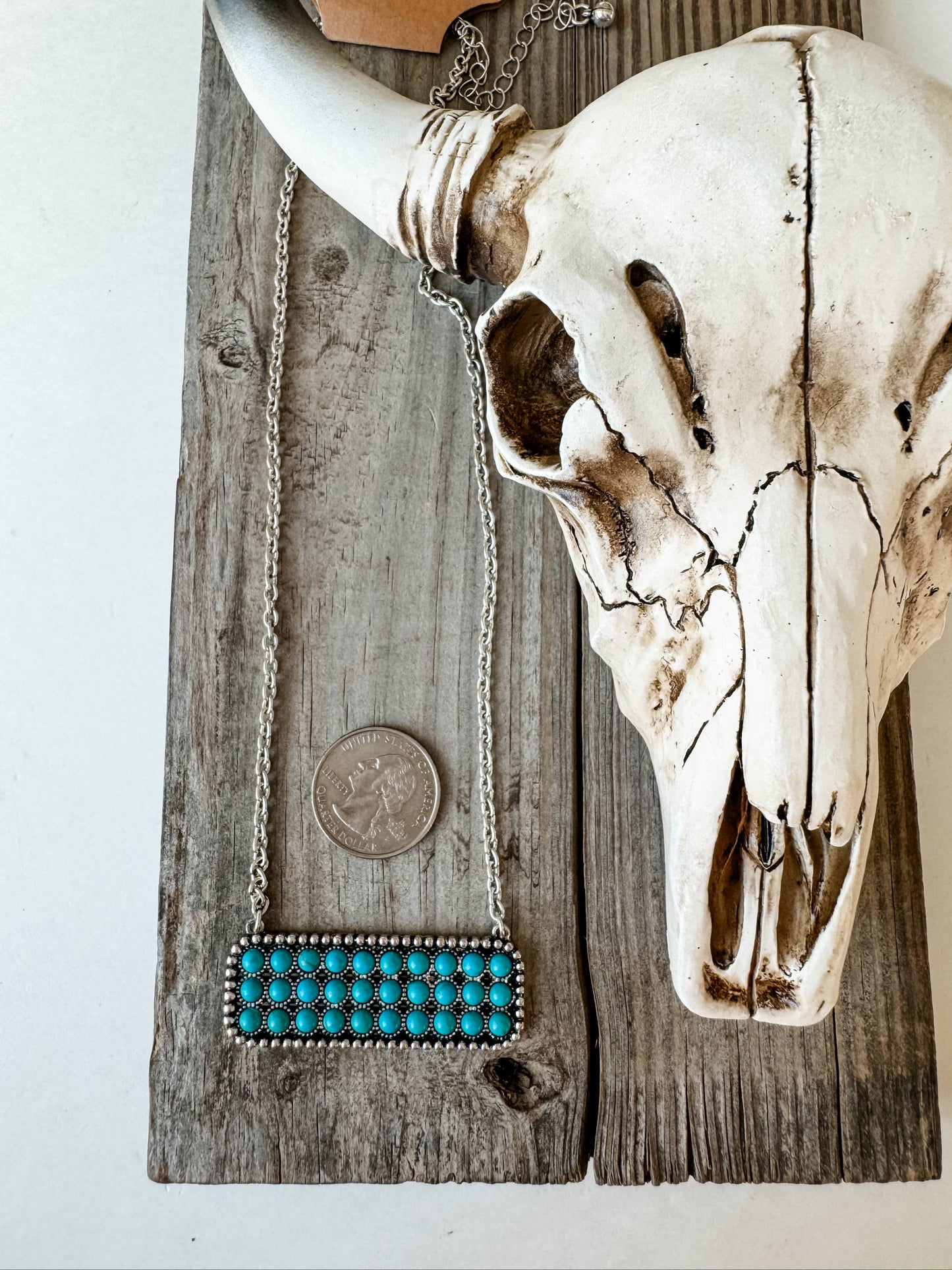 BAR NECKLACE