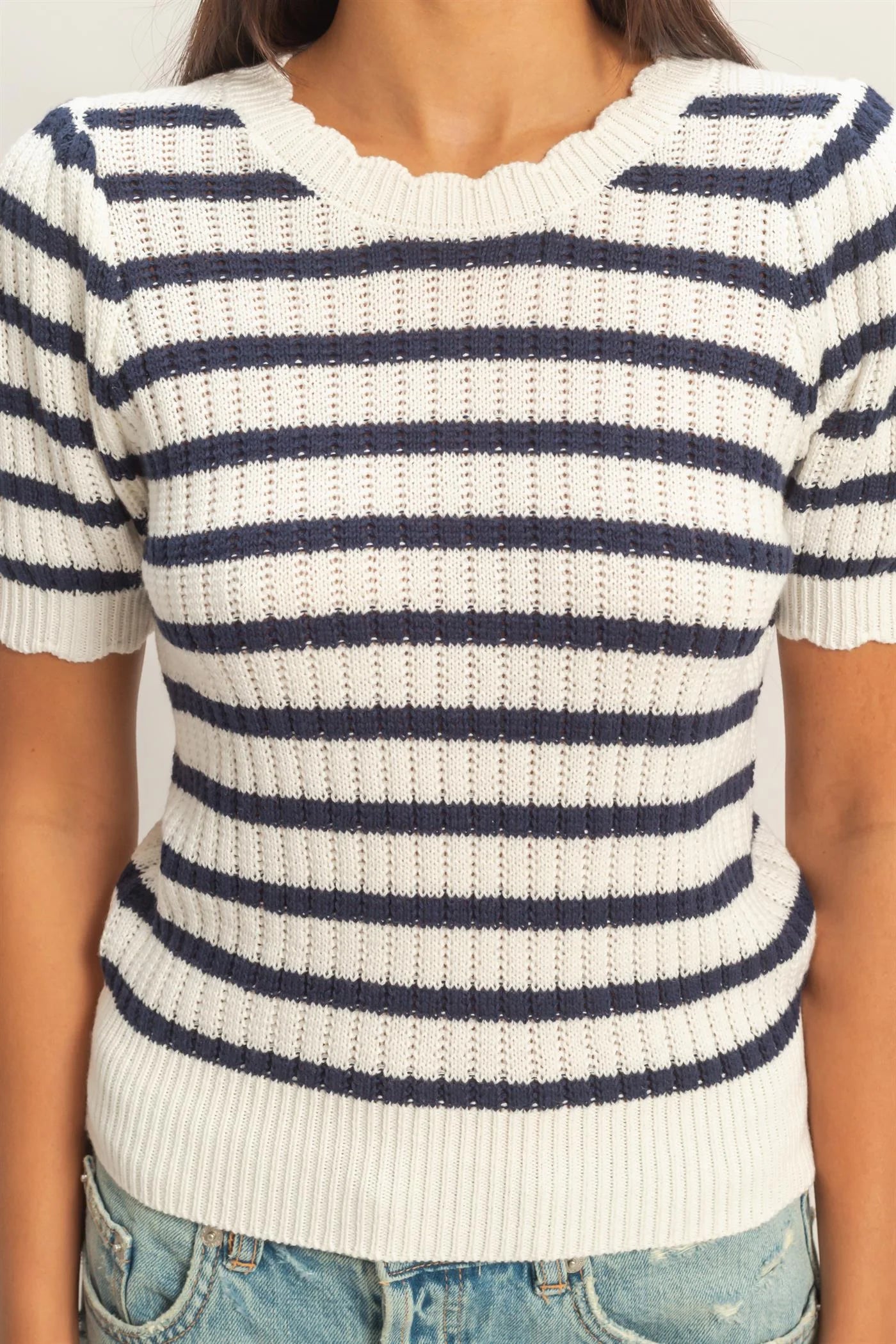 STRIPED PUFF SLEEVE TOP