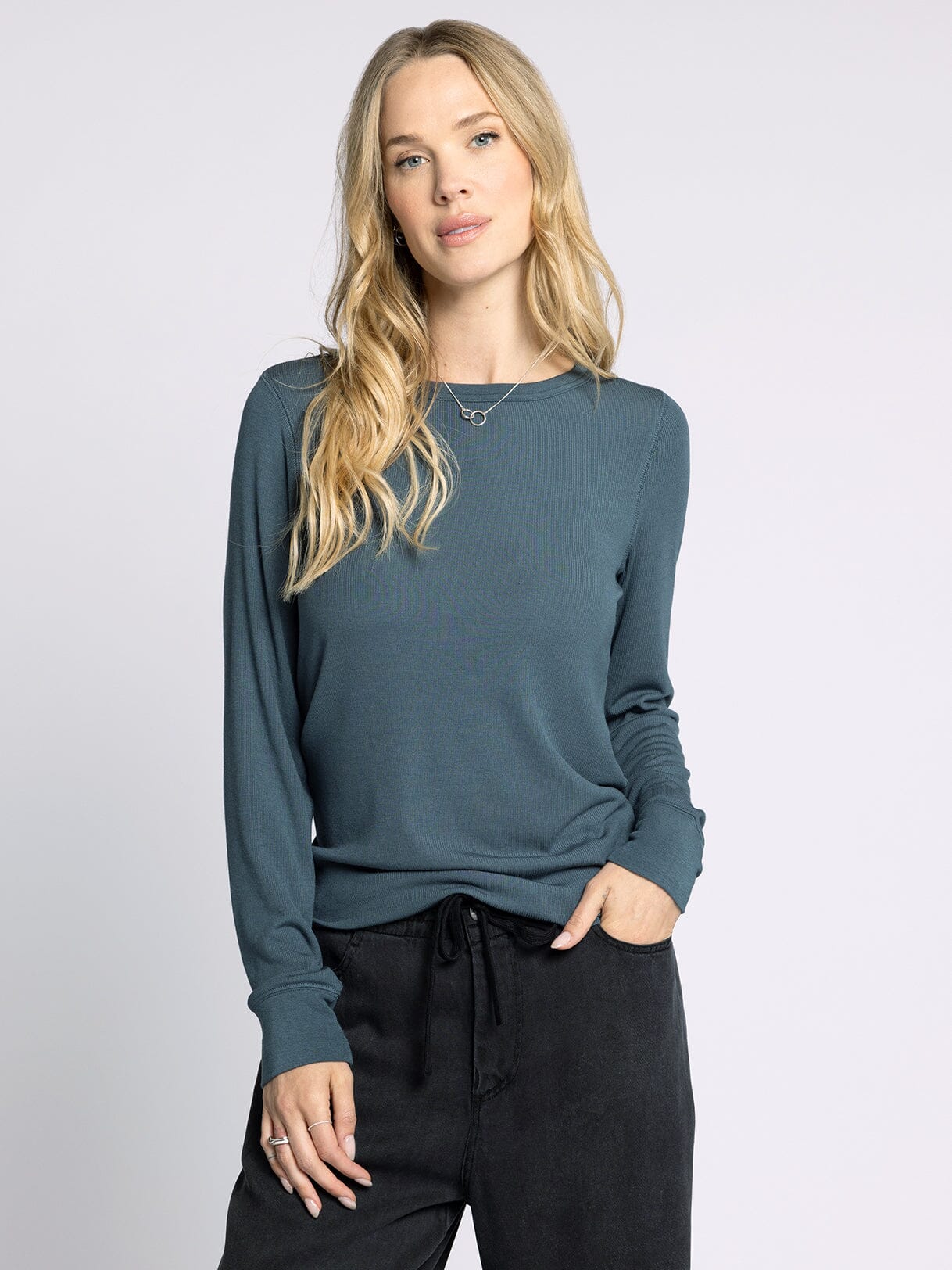 STACY CREW NECK LONG SLEEVE TEE