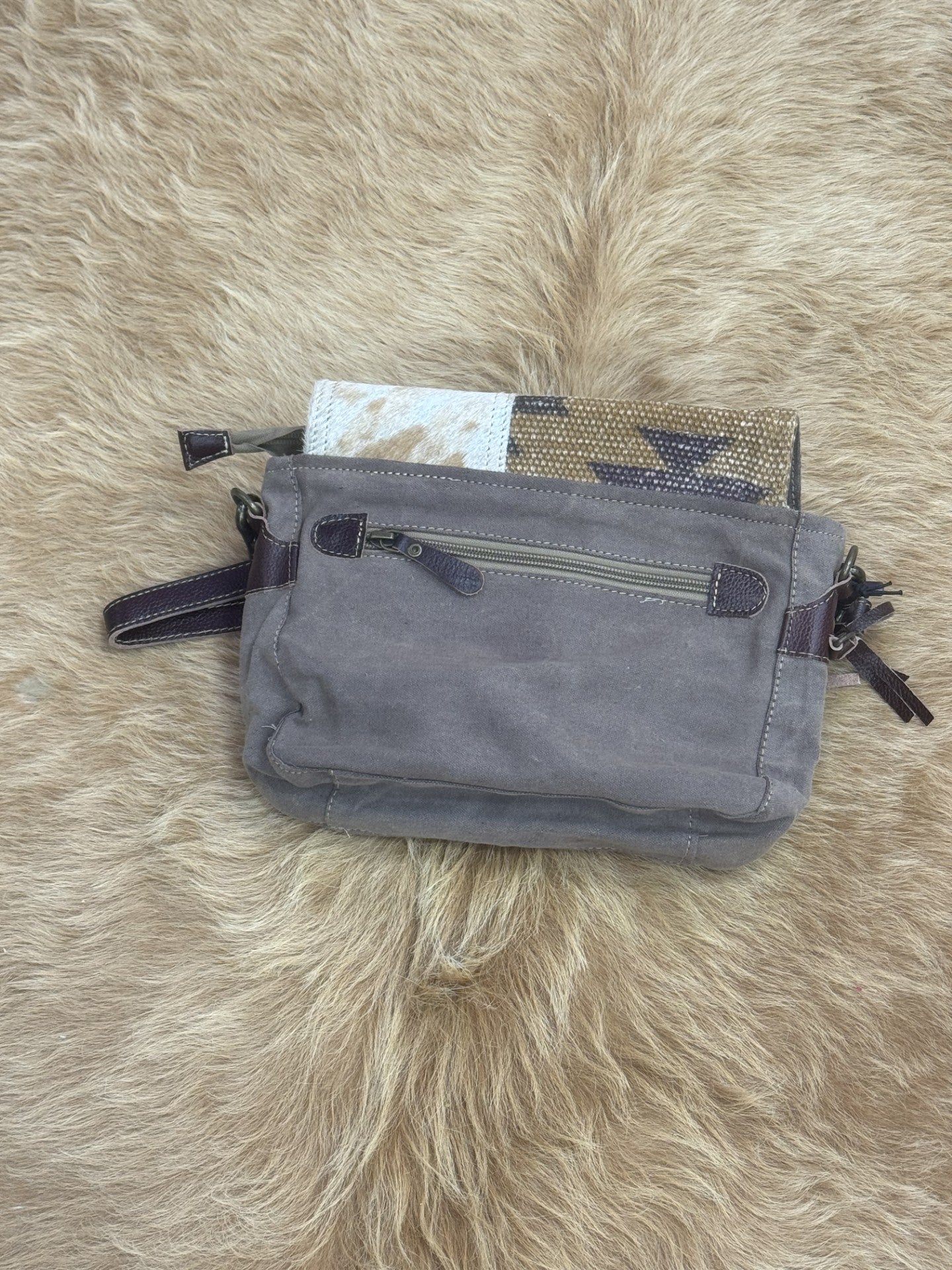 MYRA MESSENGER BAG