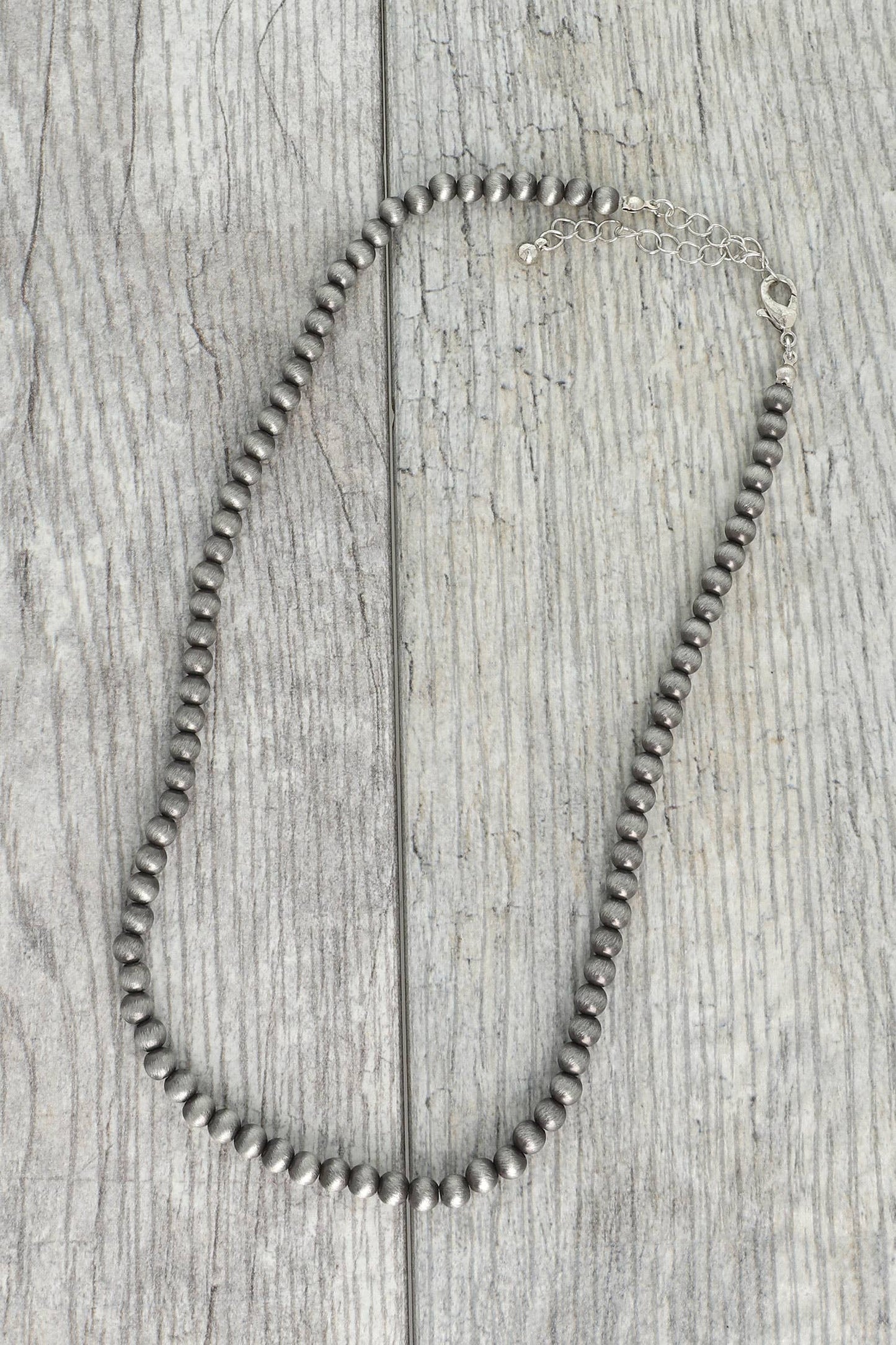WESTERN NAVAJO PEARL BEADED NECKLACE