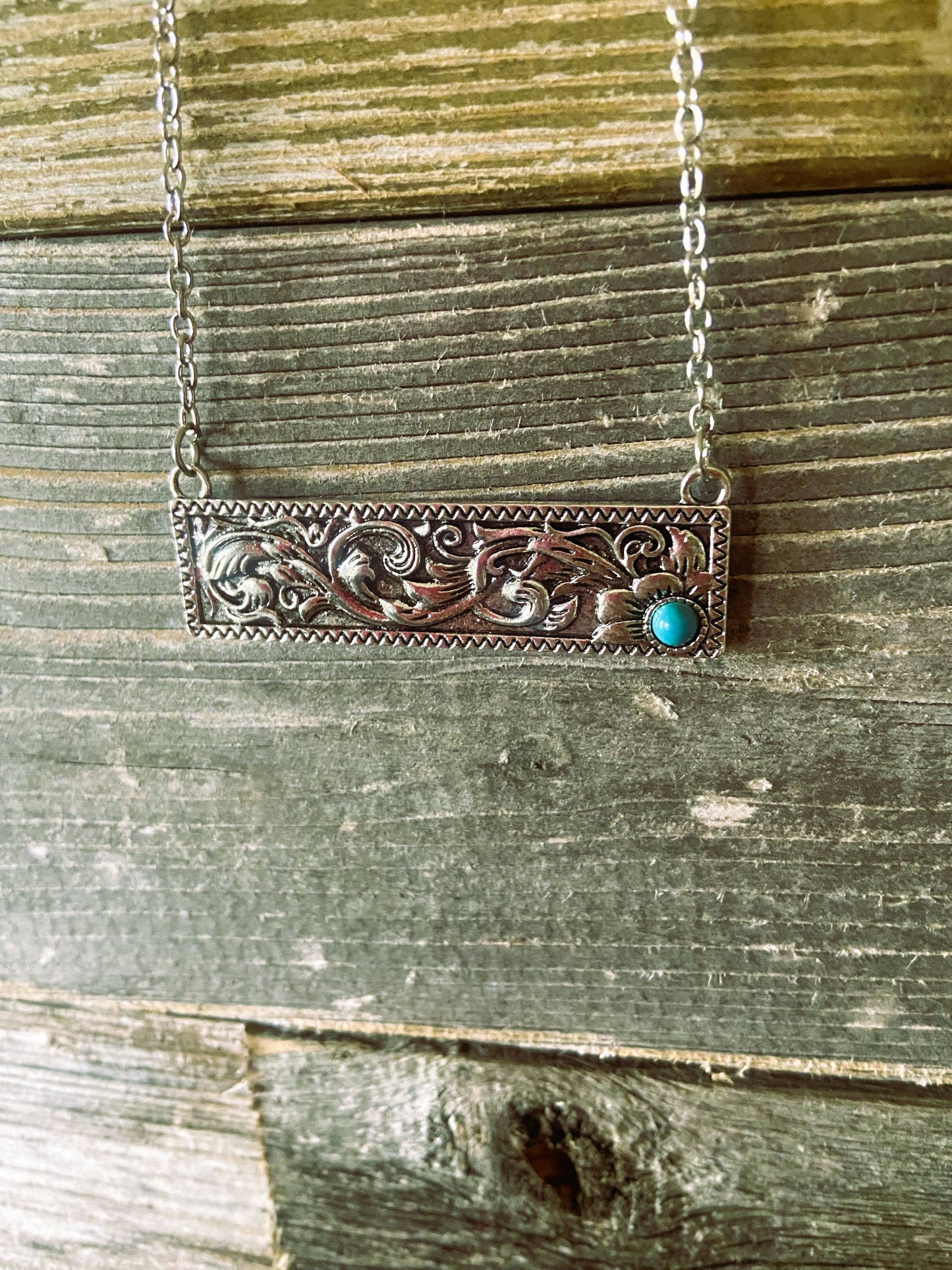 TOOLED BAR SILVER NECKLACE