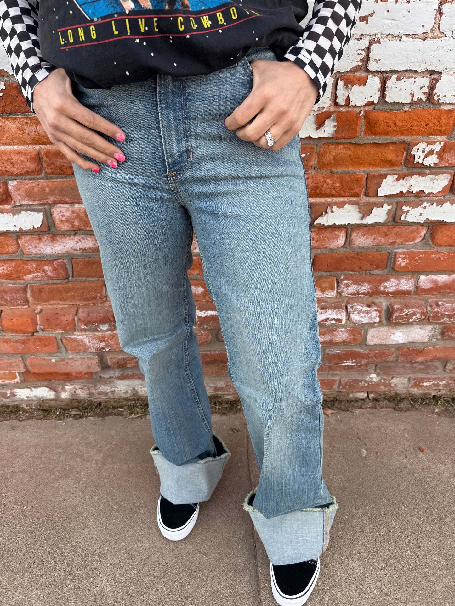 THE OLIVIA LIGHT WASH JEAN